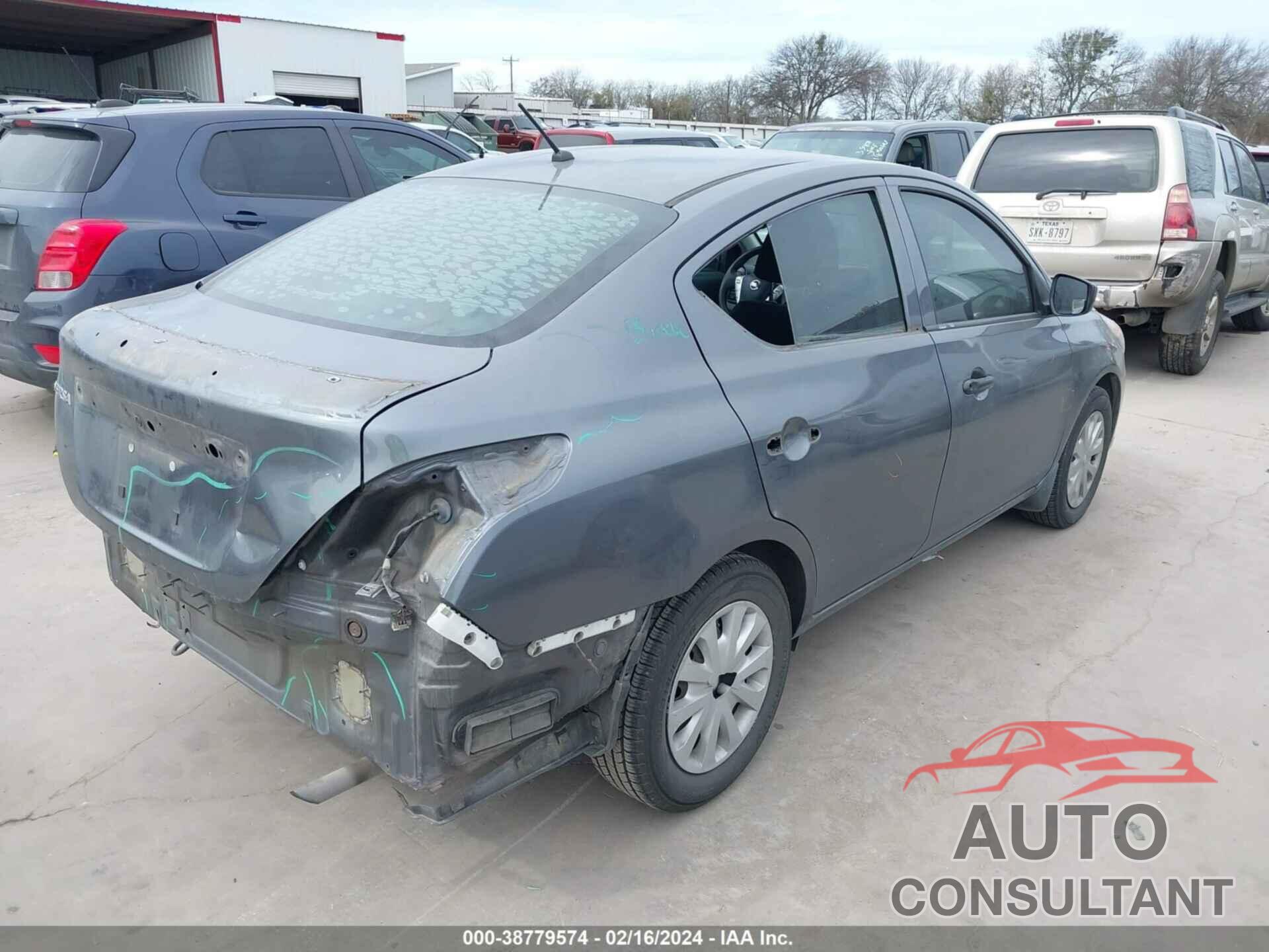 NISSAN VERSA 2018 - 3N1CN7AP9JL810480