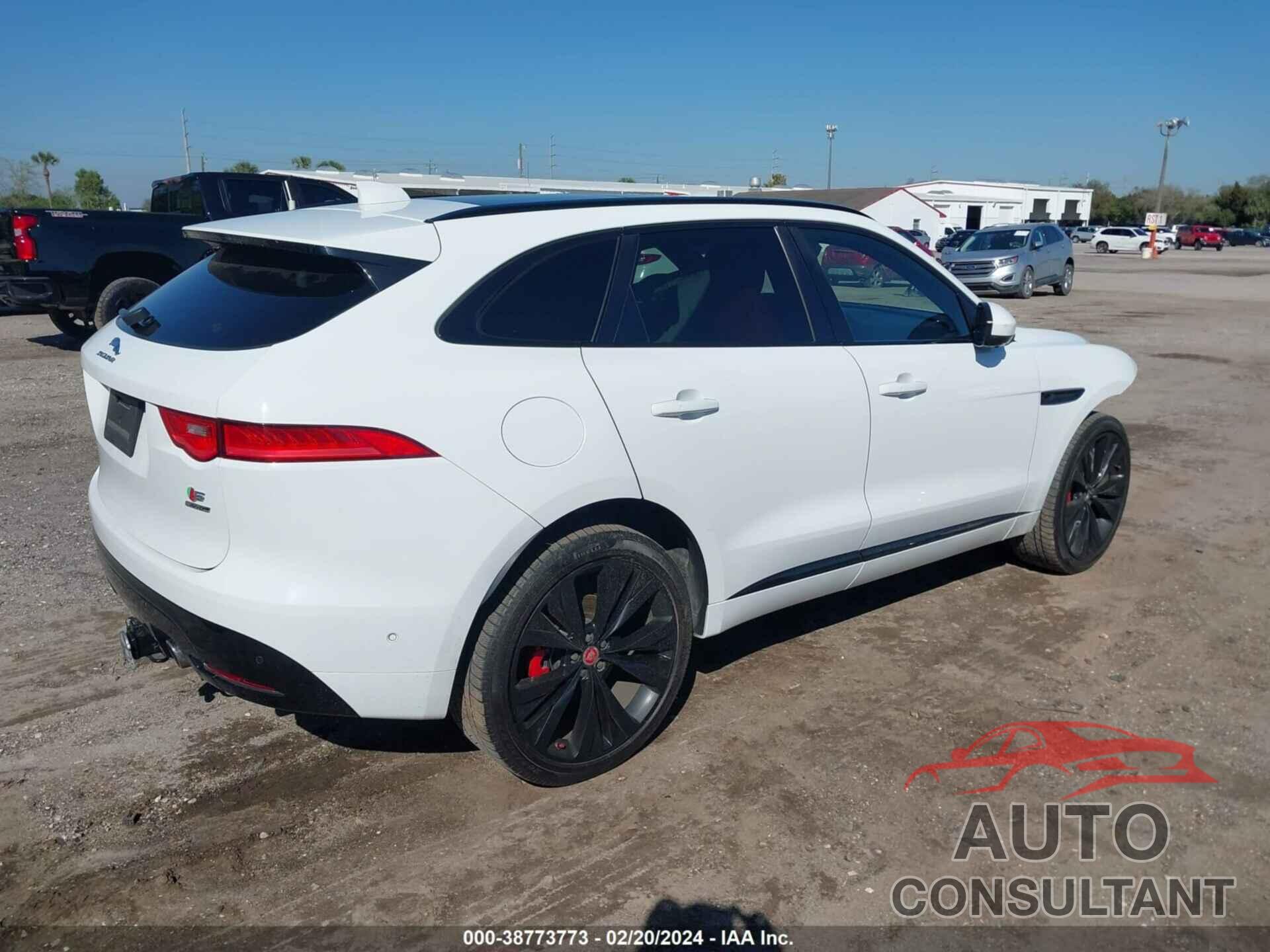 JAGUAR F-PACE 2018 - SADCM2FV7JA281875