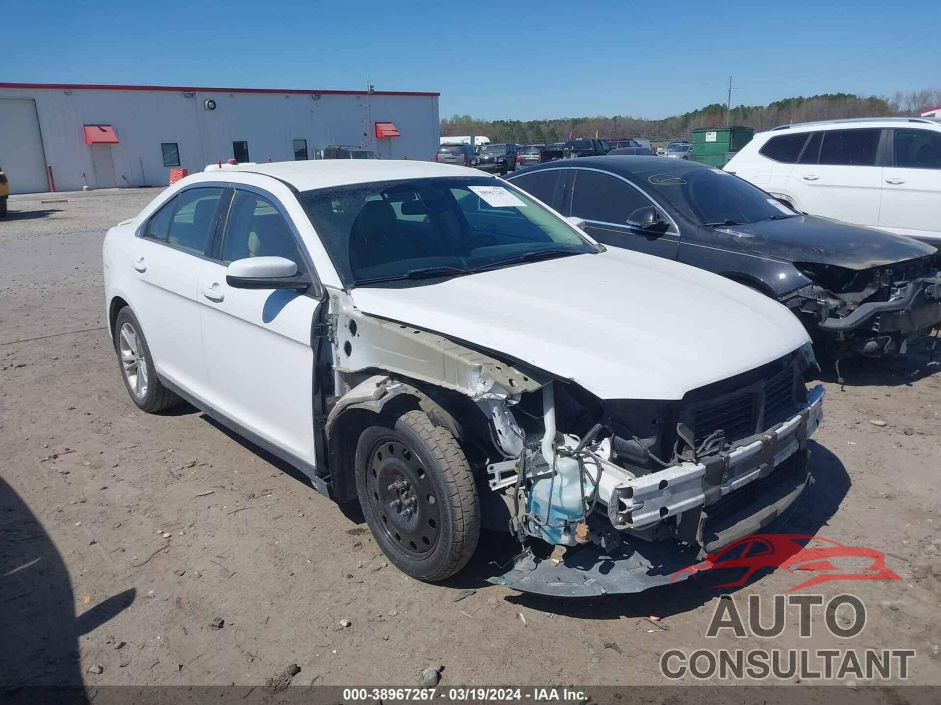 FORD TAURUS 2018 - 1FAHP2E80JG119335