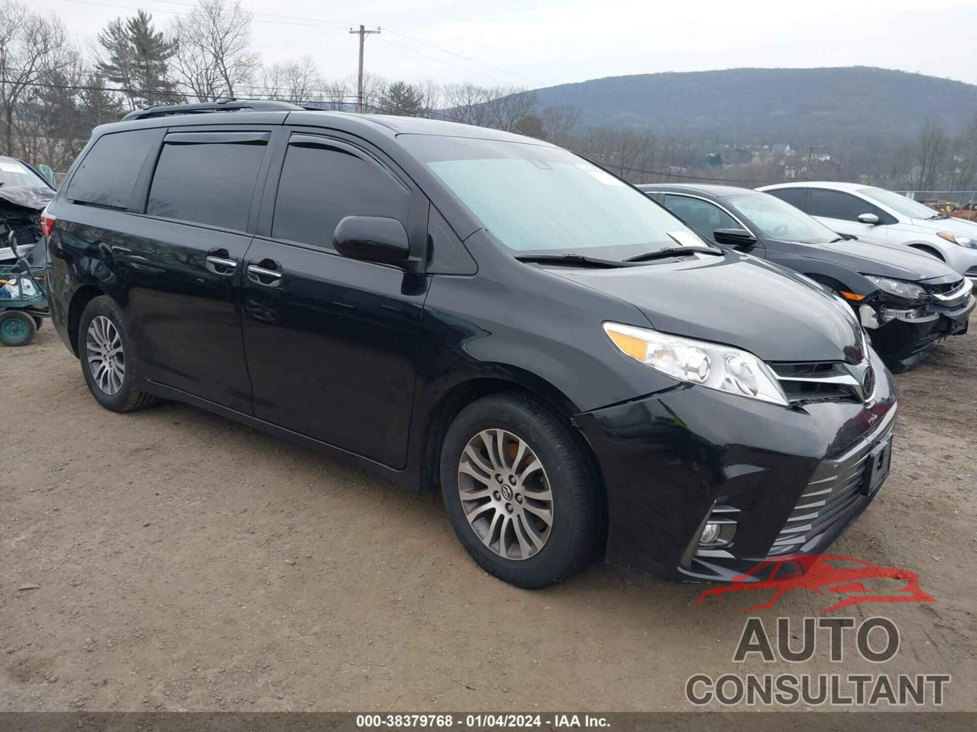 TOYOTA SIENNA 2018 - 5TDYZ3DC8JS921847