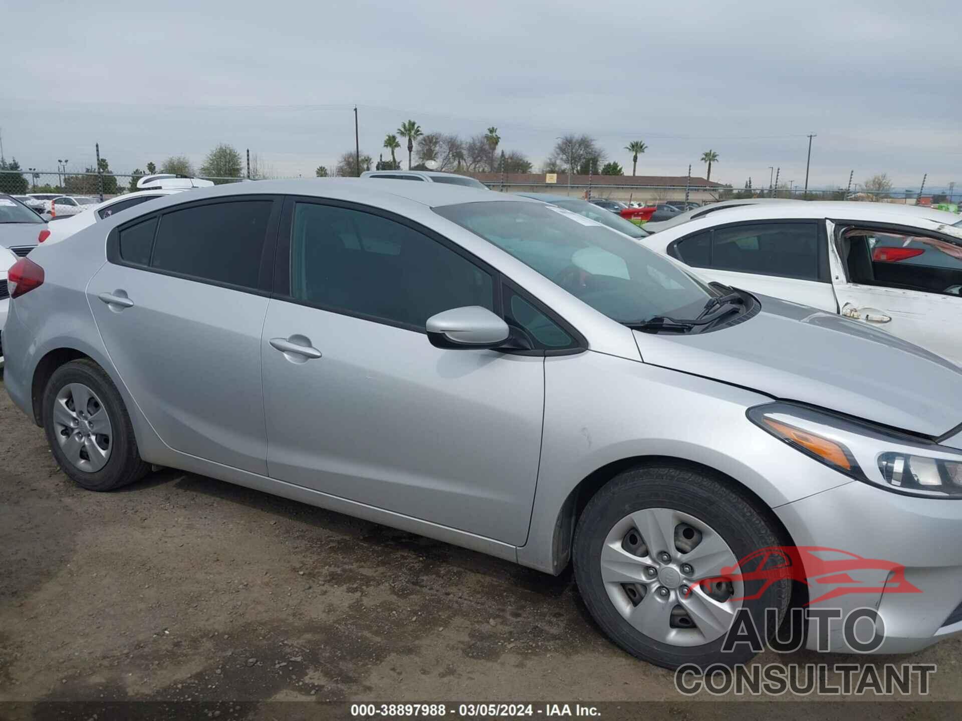 KIA FORTE 2018 - 3KPFK4A75JE283401