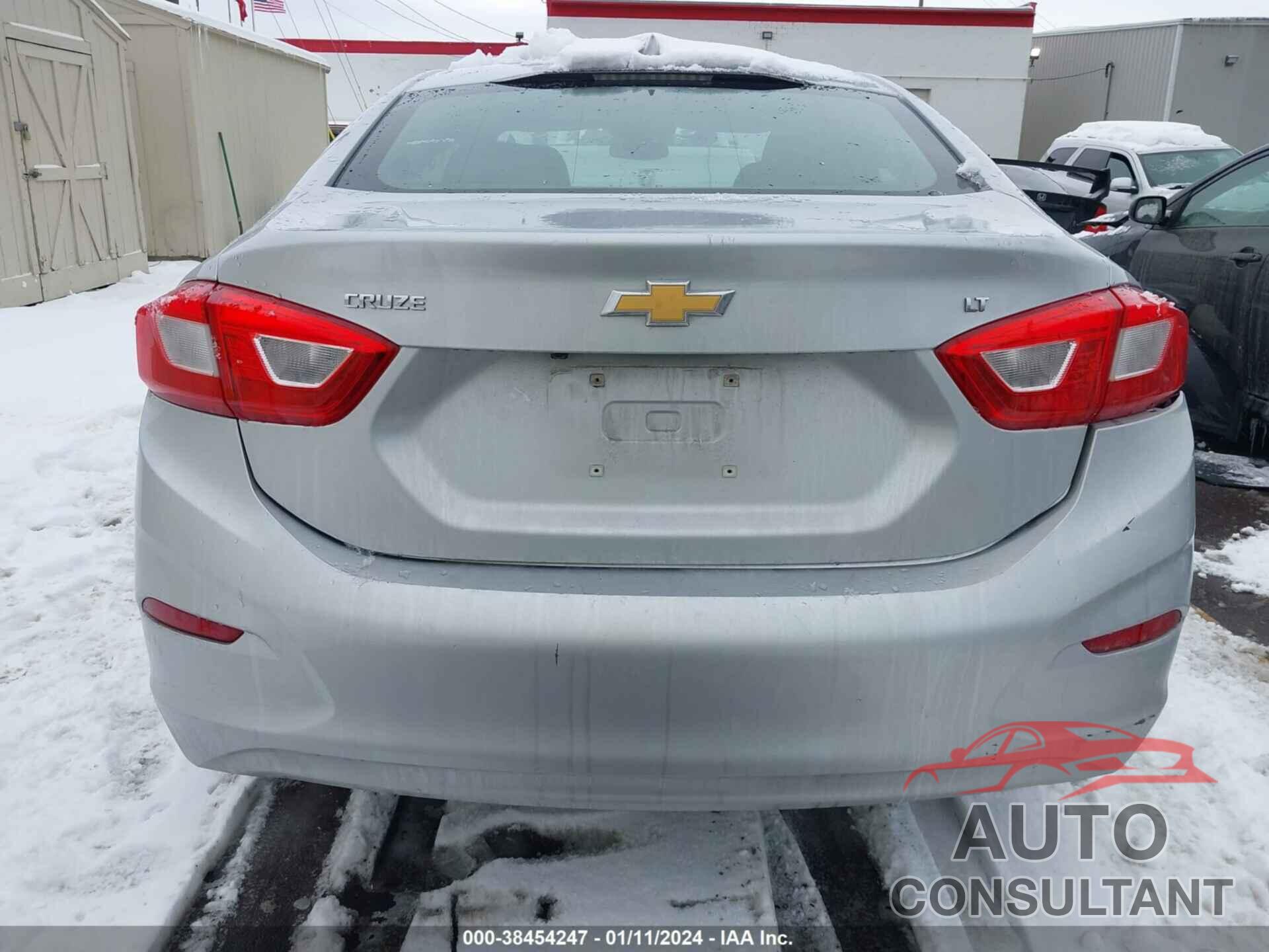 CHEVROLET CRUZE 2017 - 1G1BE5SM5H7248134