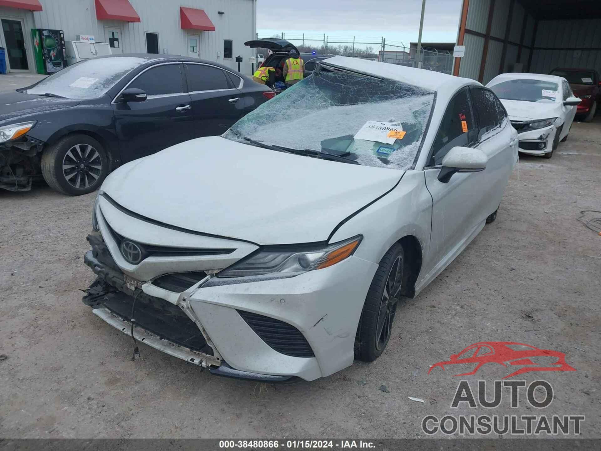 TOYOTA CAMRY 2018 - 4T1B61HK0JU063253