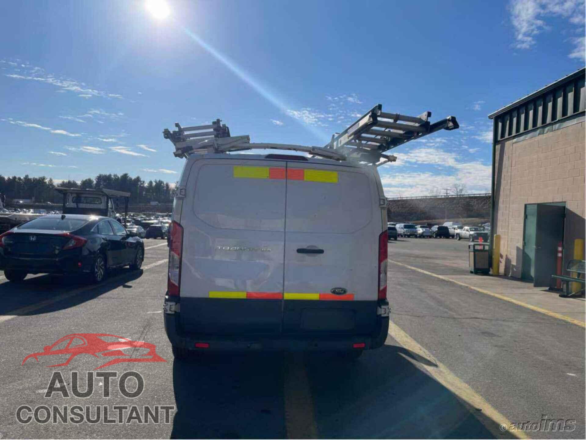 FORD TRANSIT-150 2017 - 1FTYE1YM0HKA67974