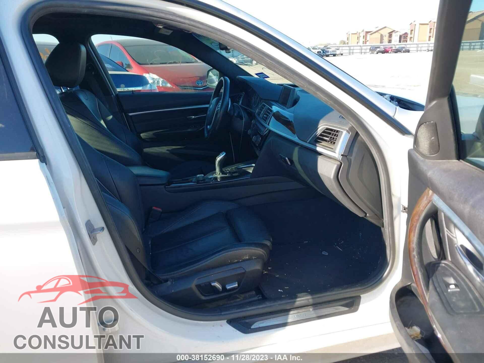BMW 328I 2016 - WBA8E3G52GNU02796