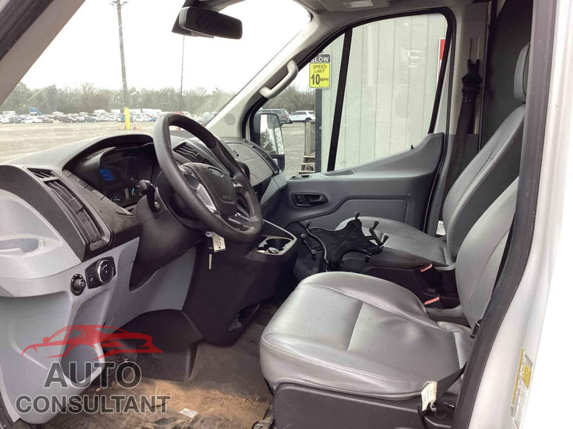 FORD TRANSIT 2019 - 1FTYR2CM6KKB30262