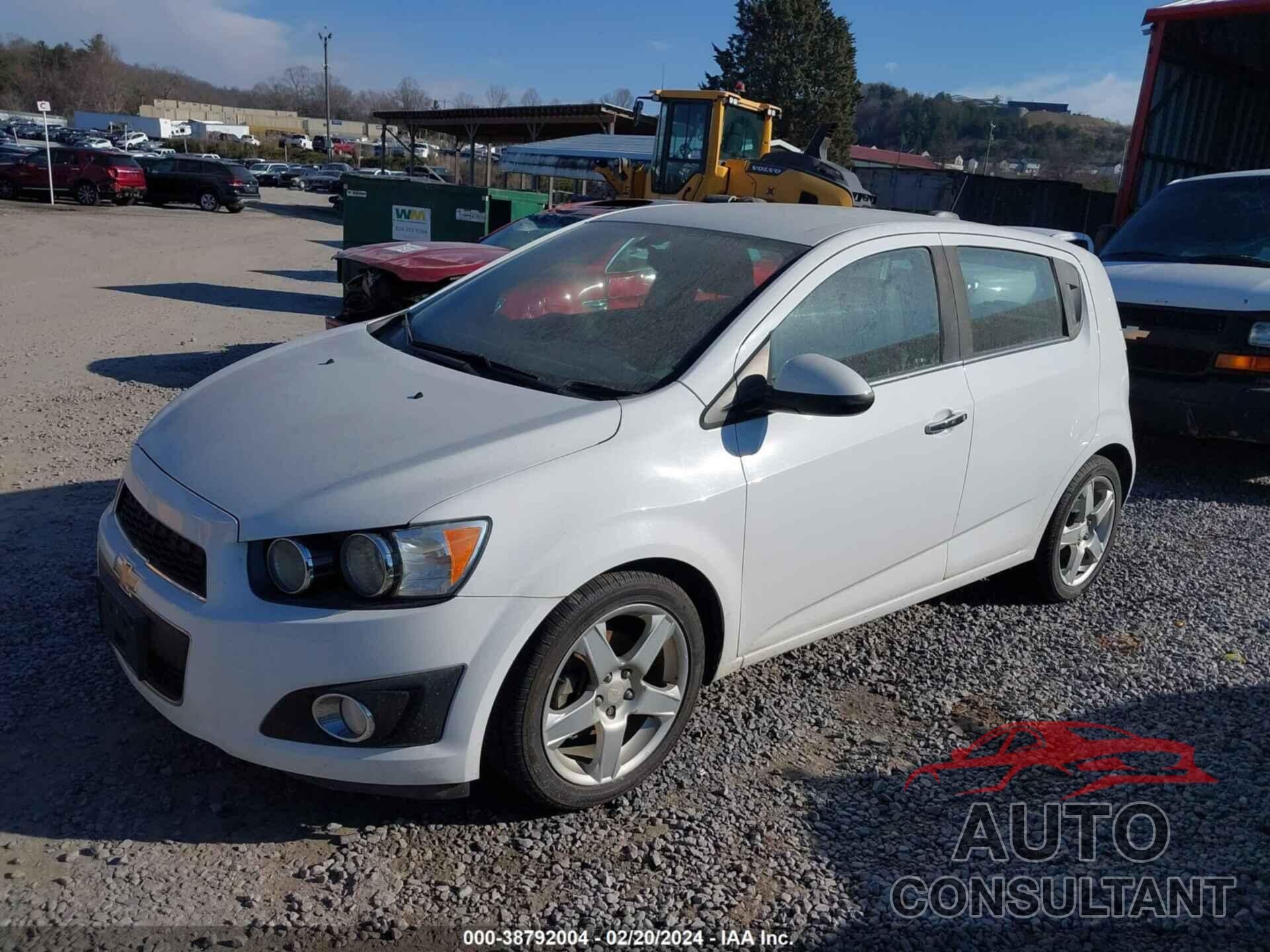 CHEVROLET SONIC 2016 - 1G1JE6SB5G4144713