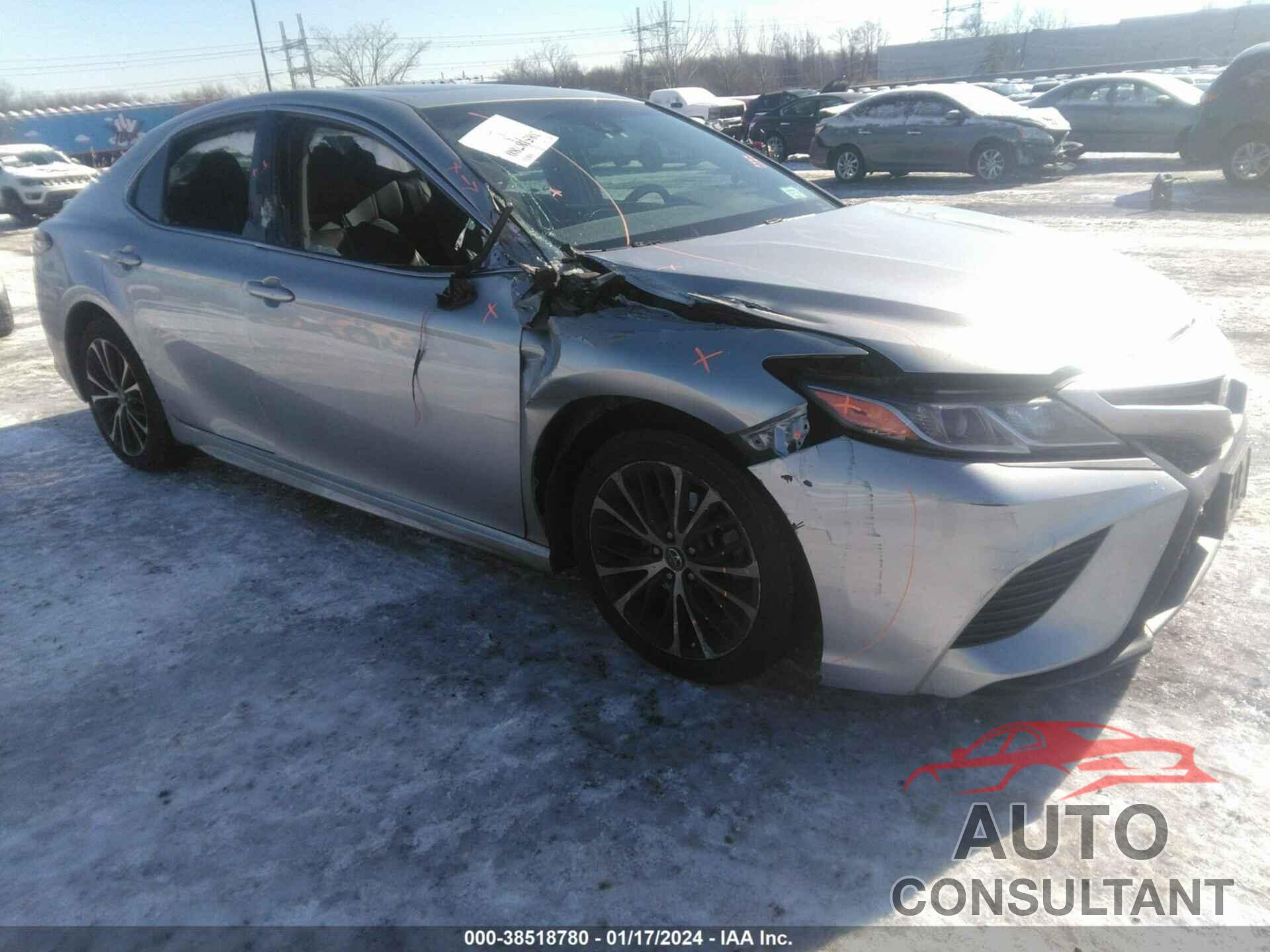 TOYOTA CAMRY 2018 - 4T1B11HKXJU566304