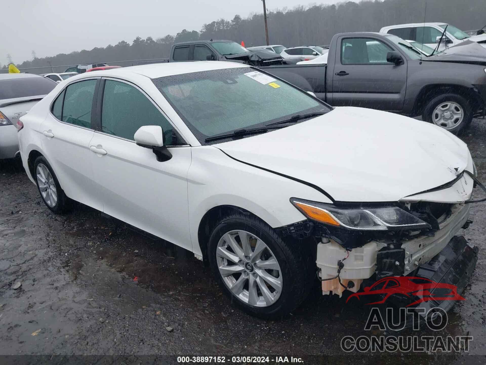 TOYOTA CAMRY 2018 - 4T1B11HK8JU127537