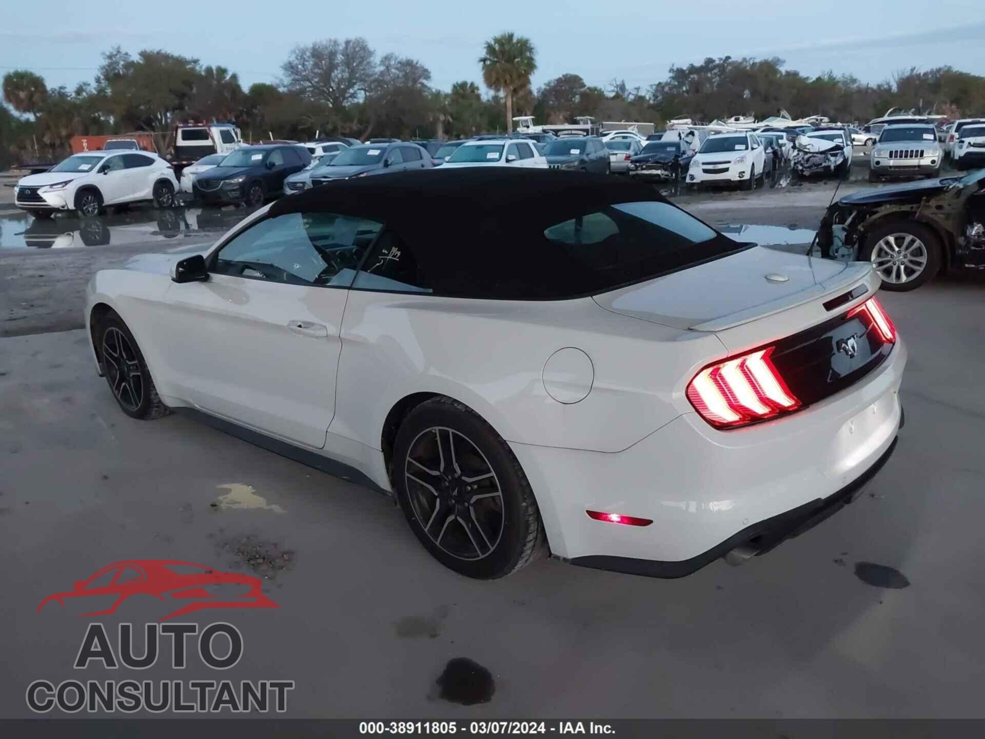 FORD MUSTANG 2018 - 1FATP8UH1J5115286