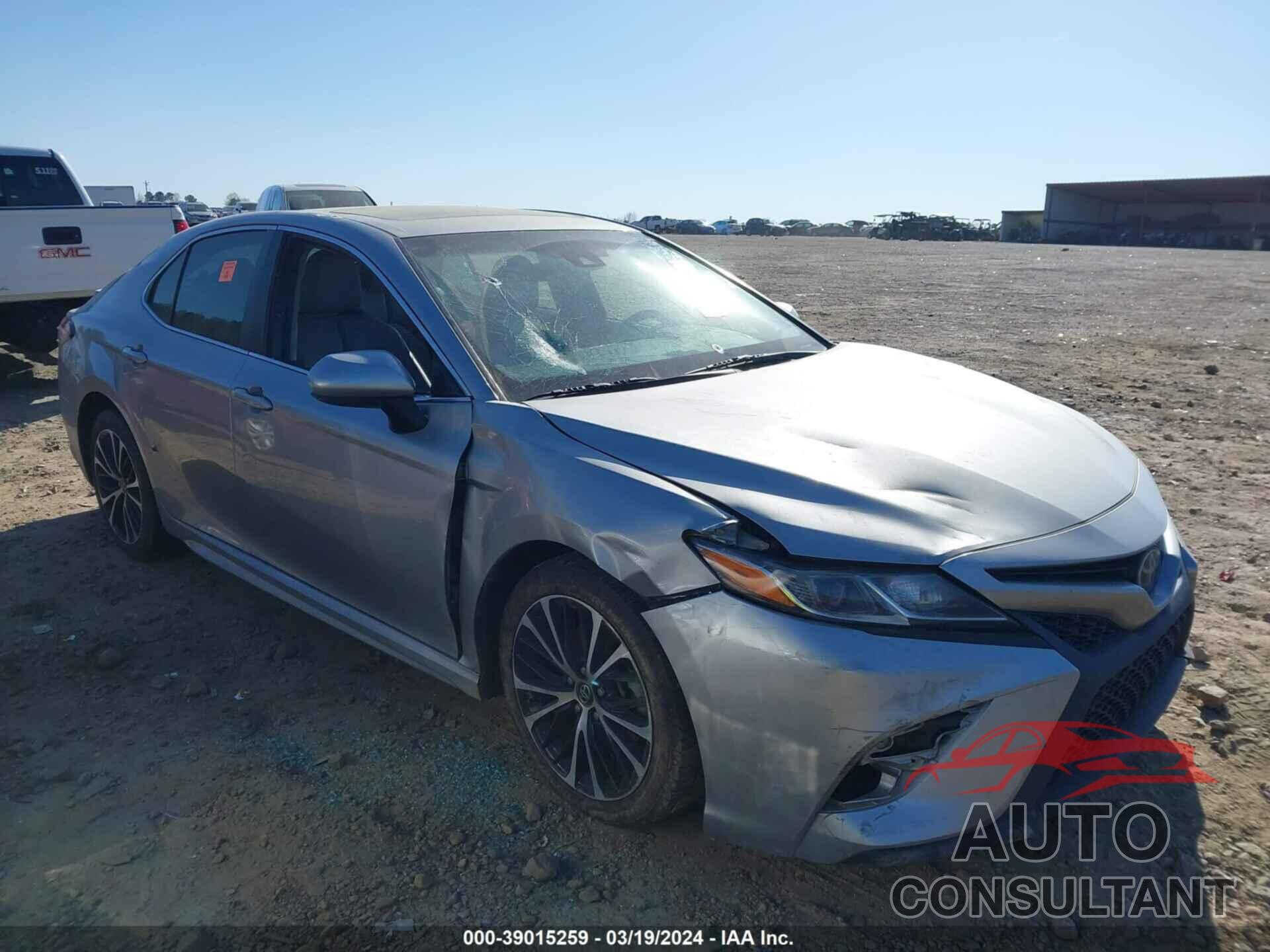 TOYOTA CAMRY 2018 - 4T1B11HK9JU670265