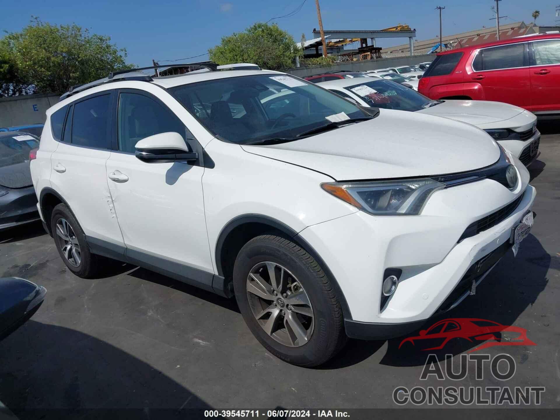 TOYOTA RAV4 2016 - JTMWFREV0GJ071348