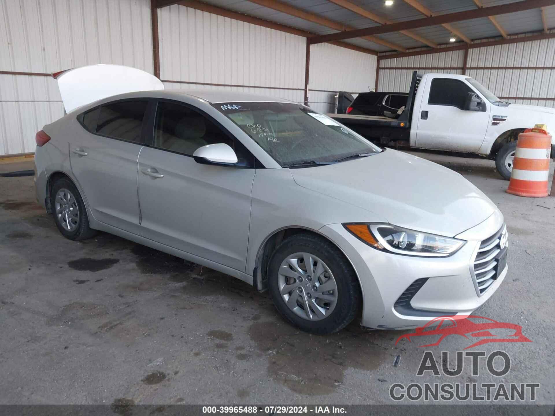 HYUNDAI ELANTRA 2018 - KMHD74LF3JU607293