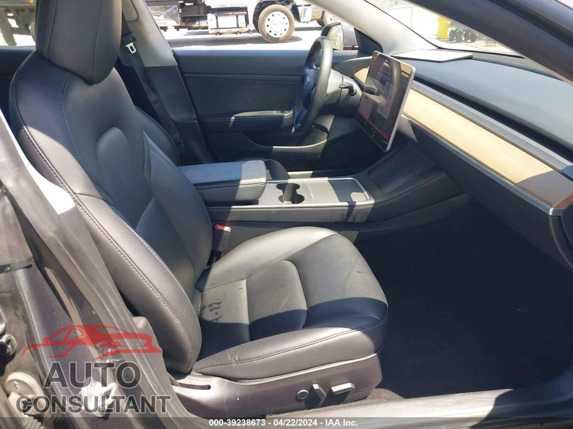 TESLA MODEL 3 2021 - 5YJ3E1EAXMF837061