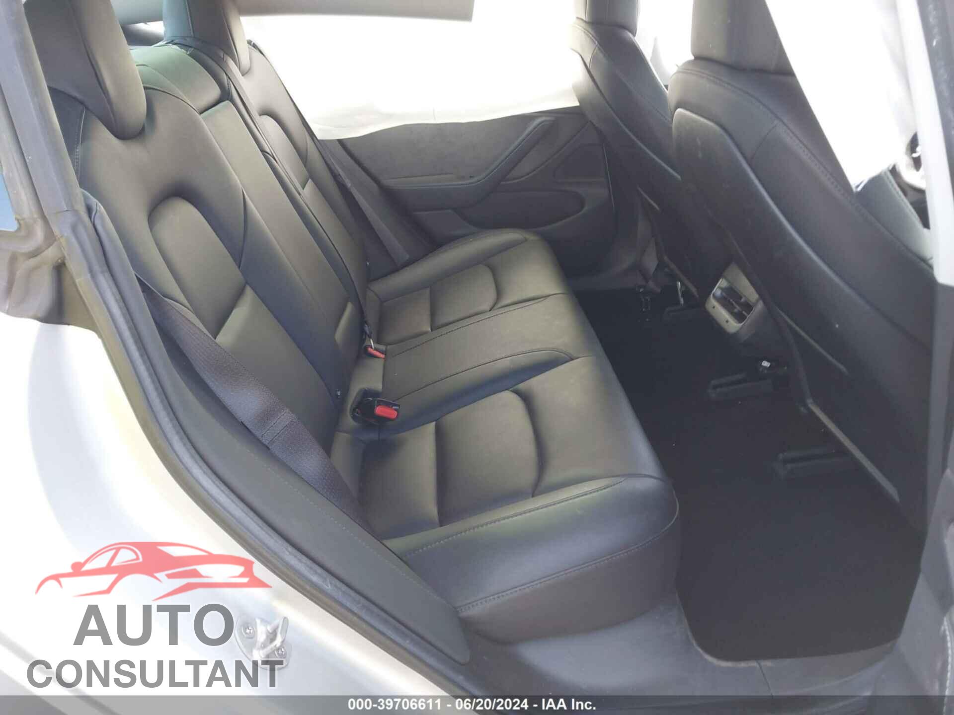 TESLA MODEL 3 2018 - 5YJ3E1EB7JF069351