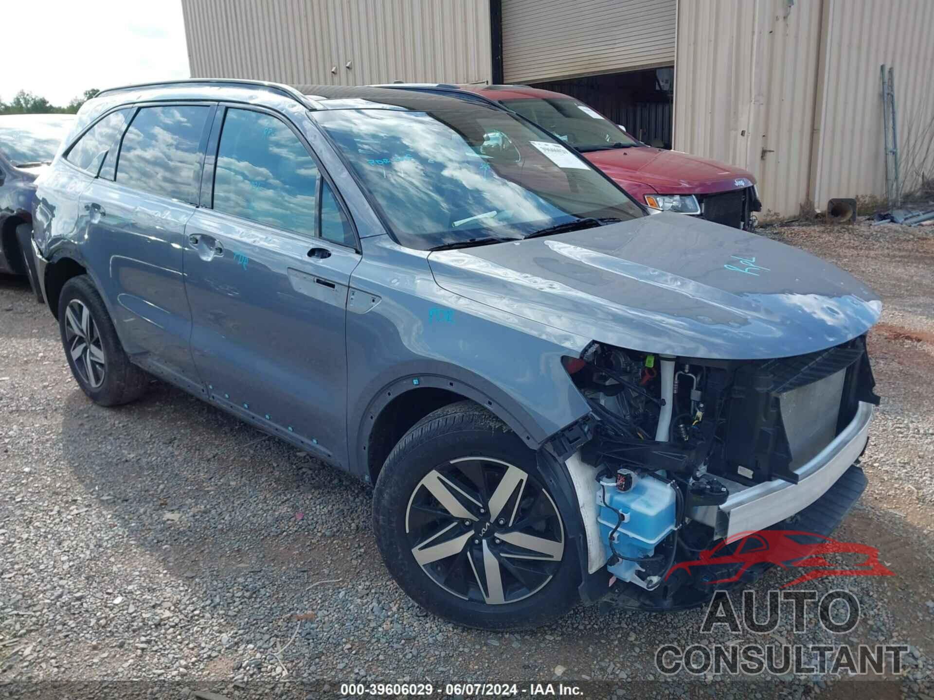 KIA SORENTO 2023 - 5XYRL4LC5PG168698