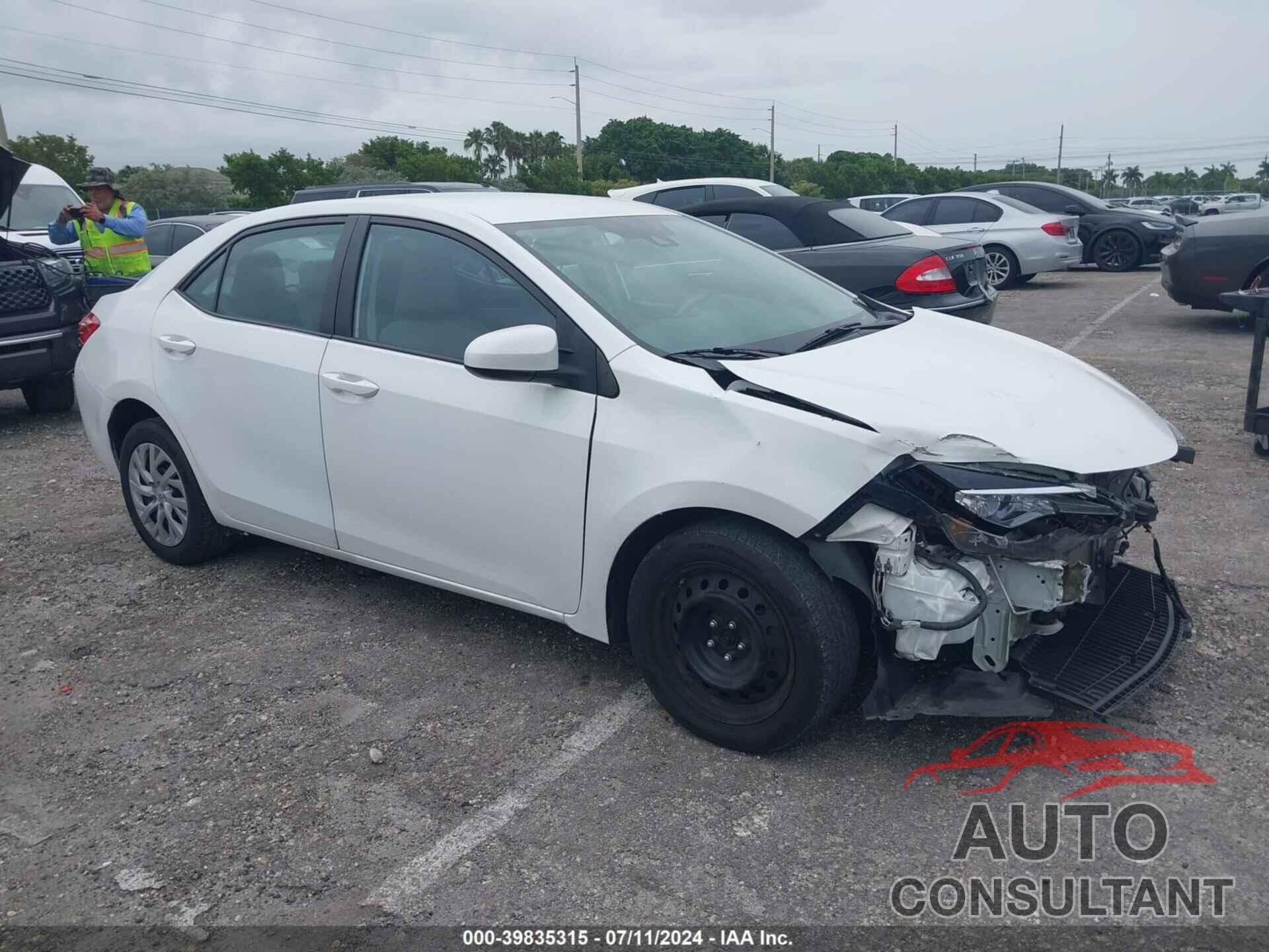 TOYOTA COROLLA 2017 - 5YFBURHE7HP644548