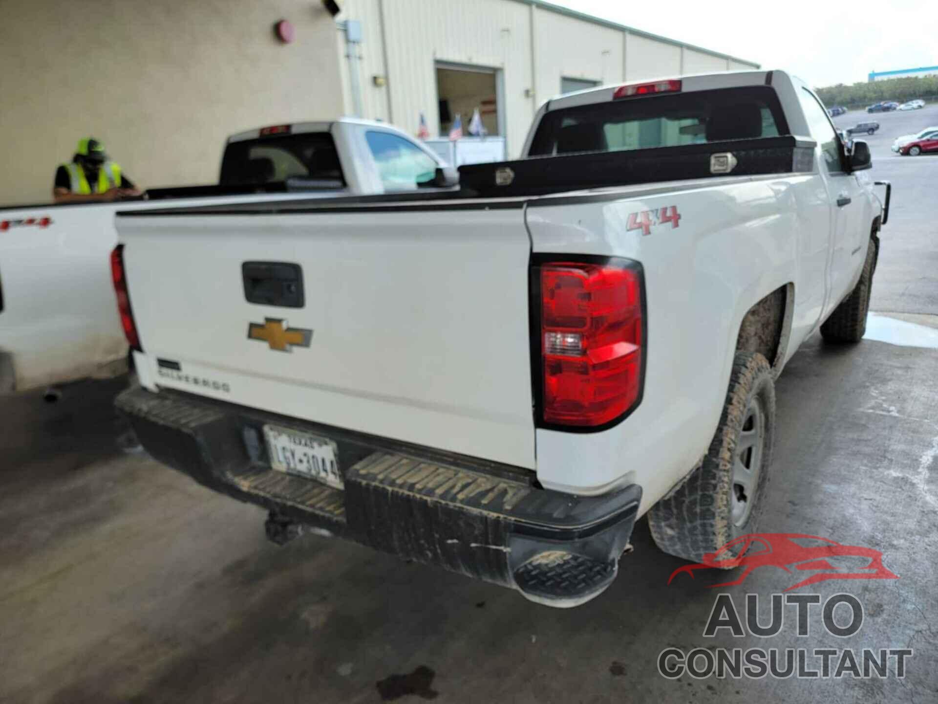 CHEVROLET SILVERADO 1500 2018 - 1GCNKNEC5JZ145306