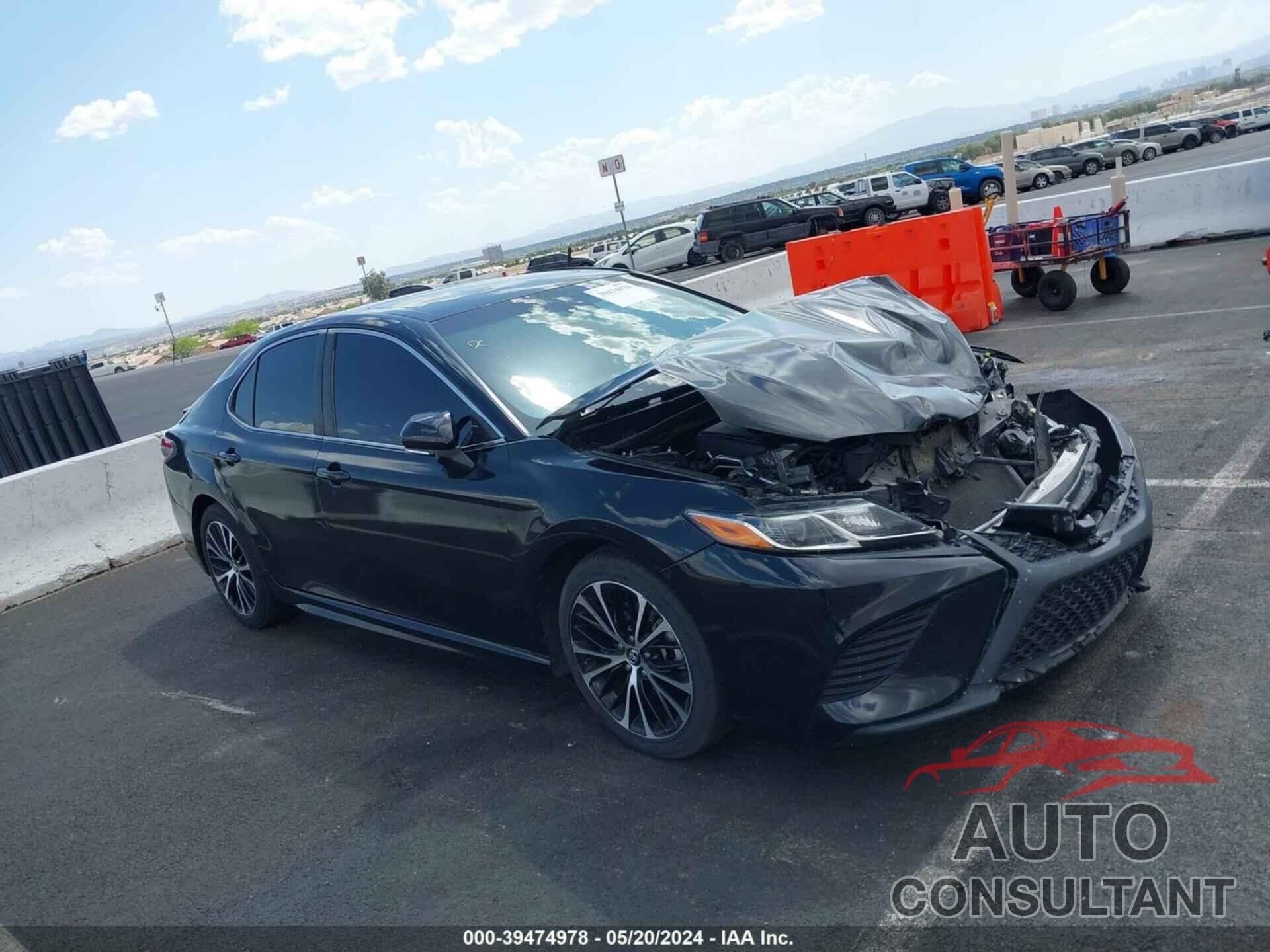 TOYOTA CAMRY 2018 - 4T1B11HK2JU139103