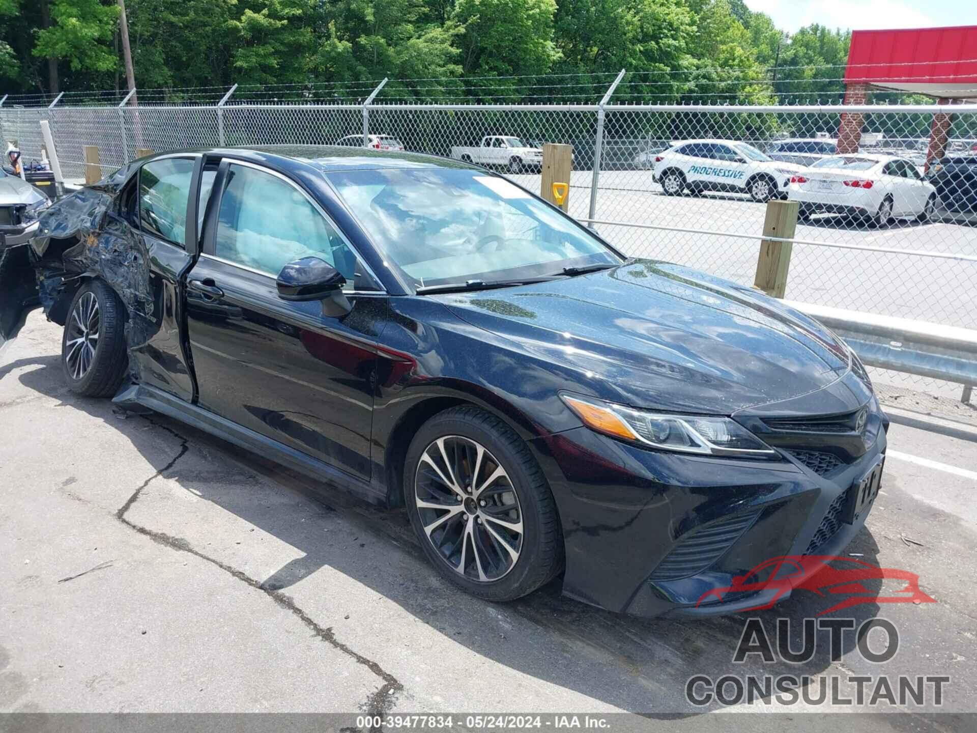 TOYOTA CAMRY 2018 - 4T1B11HKXJU113123