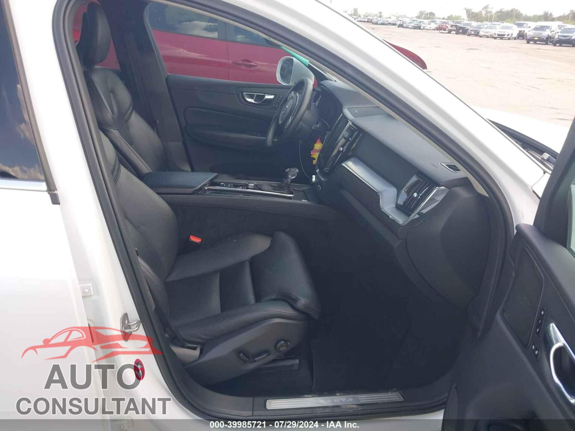 VOLVO XC60 2019 - LYV102RK5KB178433