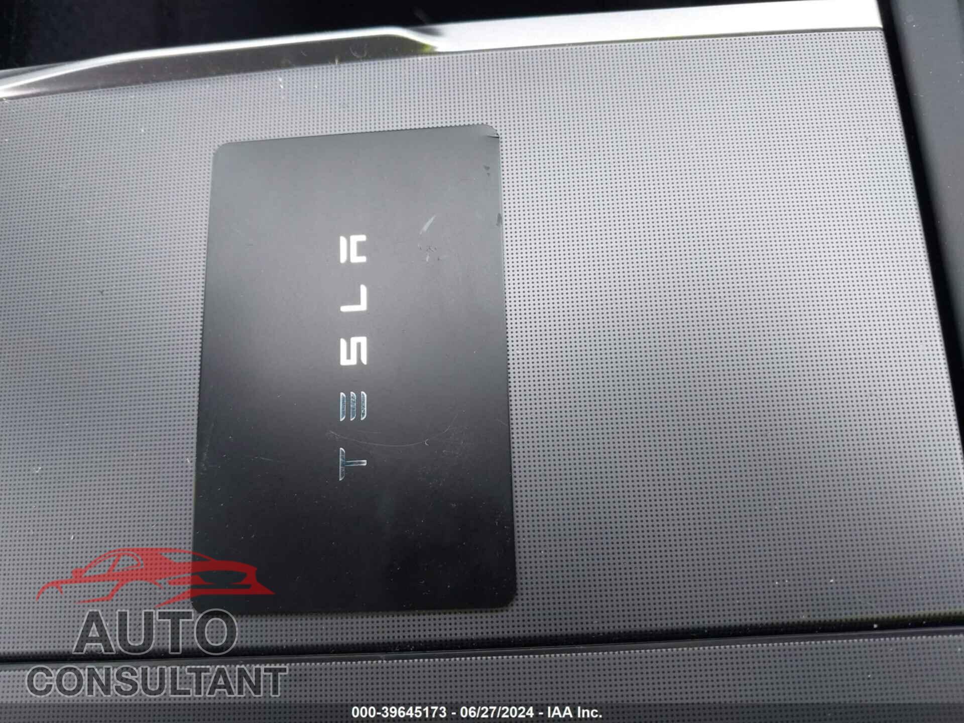 TESLA MODEL 3 2024 - 5YJ3E1EA5RF733861