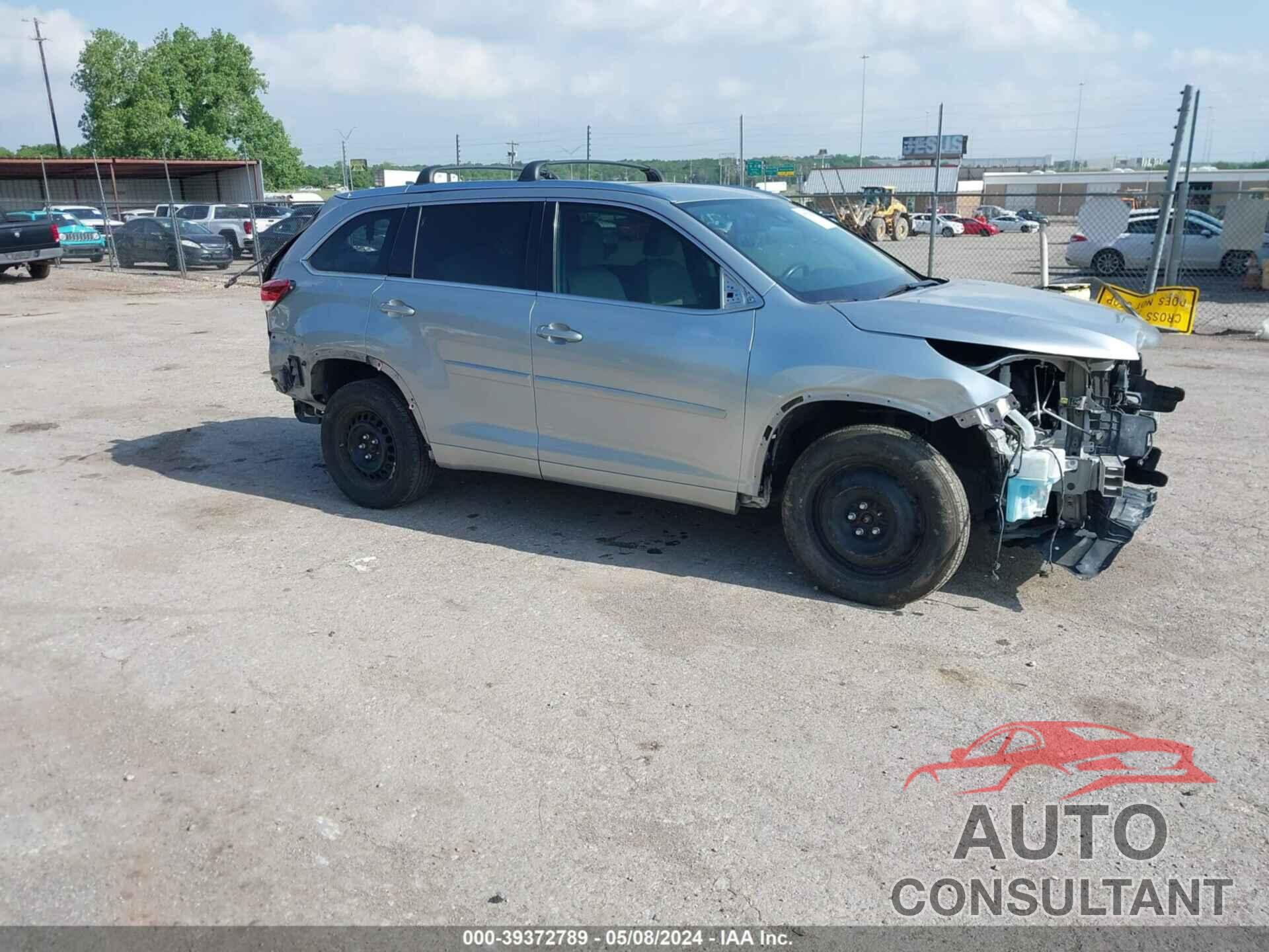 TOYOTA HIGHLANDER 2018 - 5TDJZRFH4JS803307