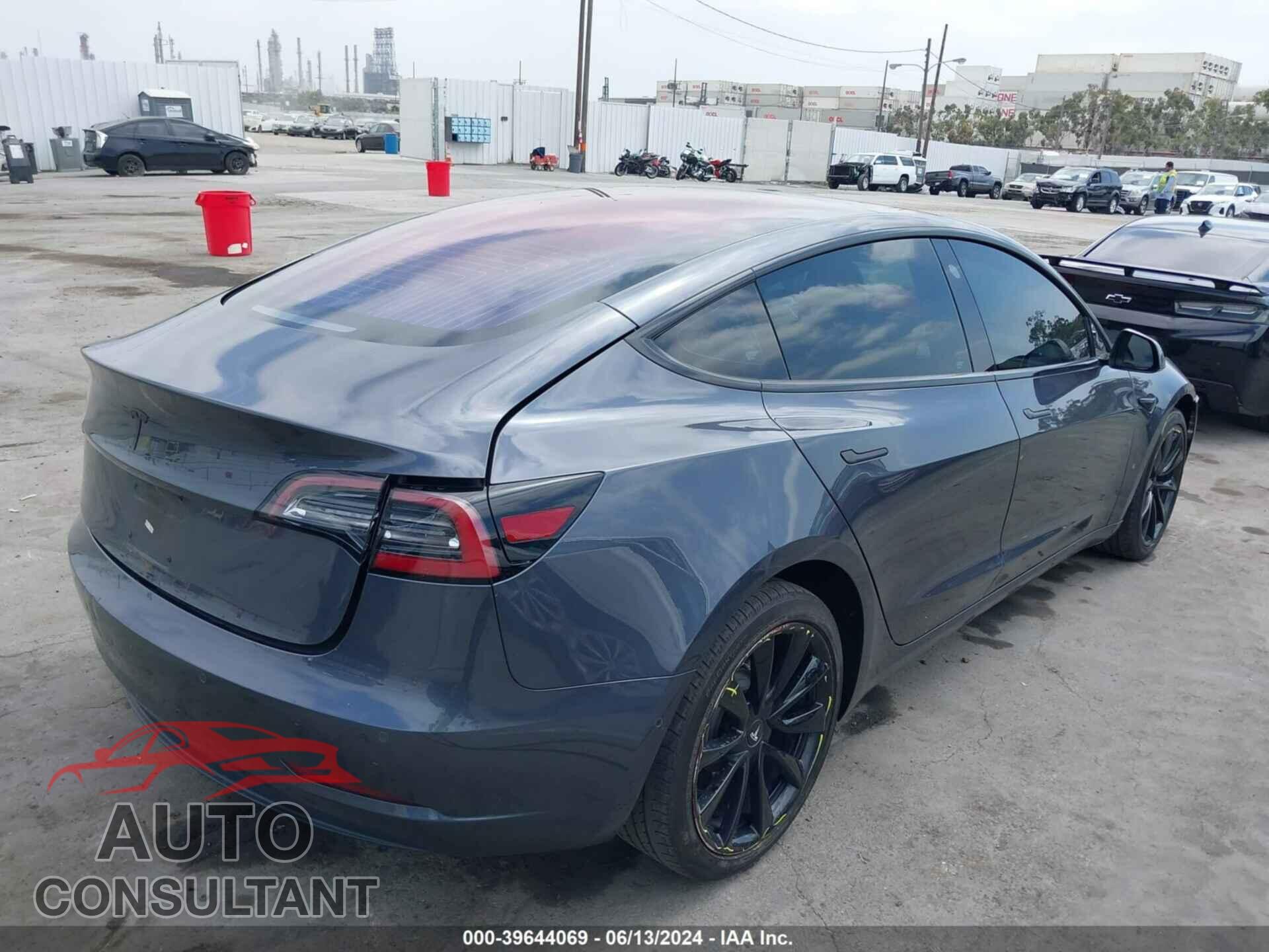 TESLA MODEL 3 2018 - 5YJ3E1EA0JF009533