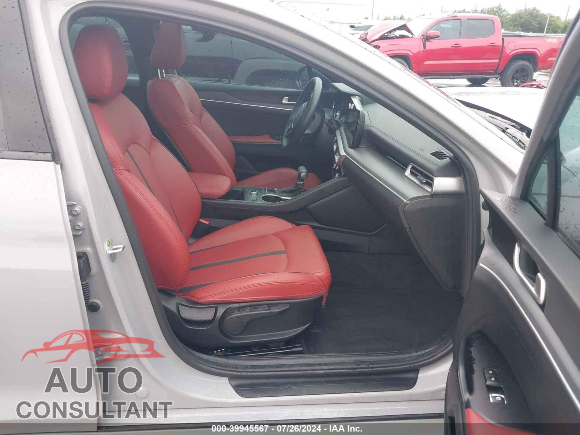 KIA K5 2023 - 5XXG64J28PG166313