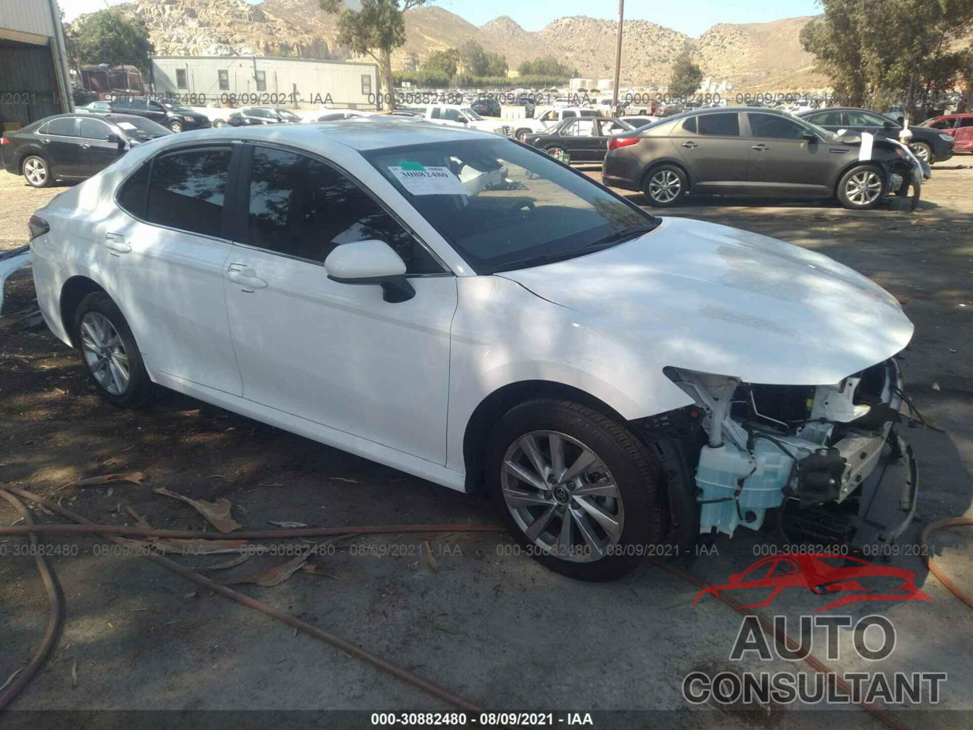 TOYOTA CAMRY 2021 - 4T1C11AK2MU538113