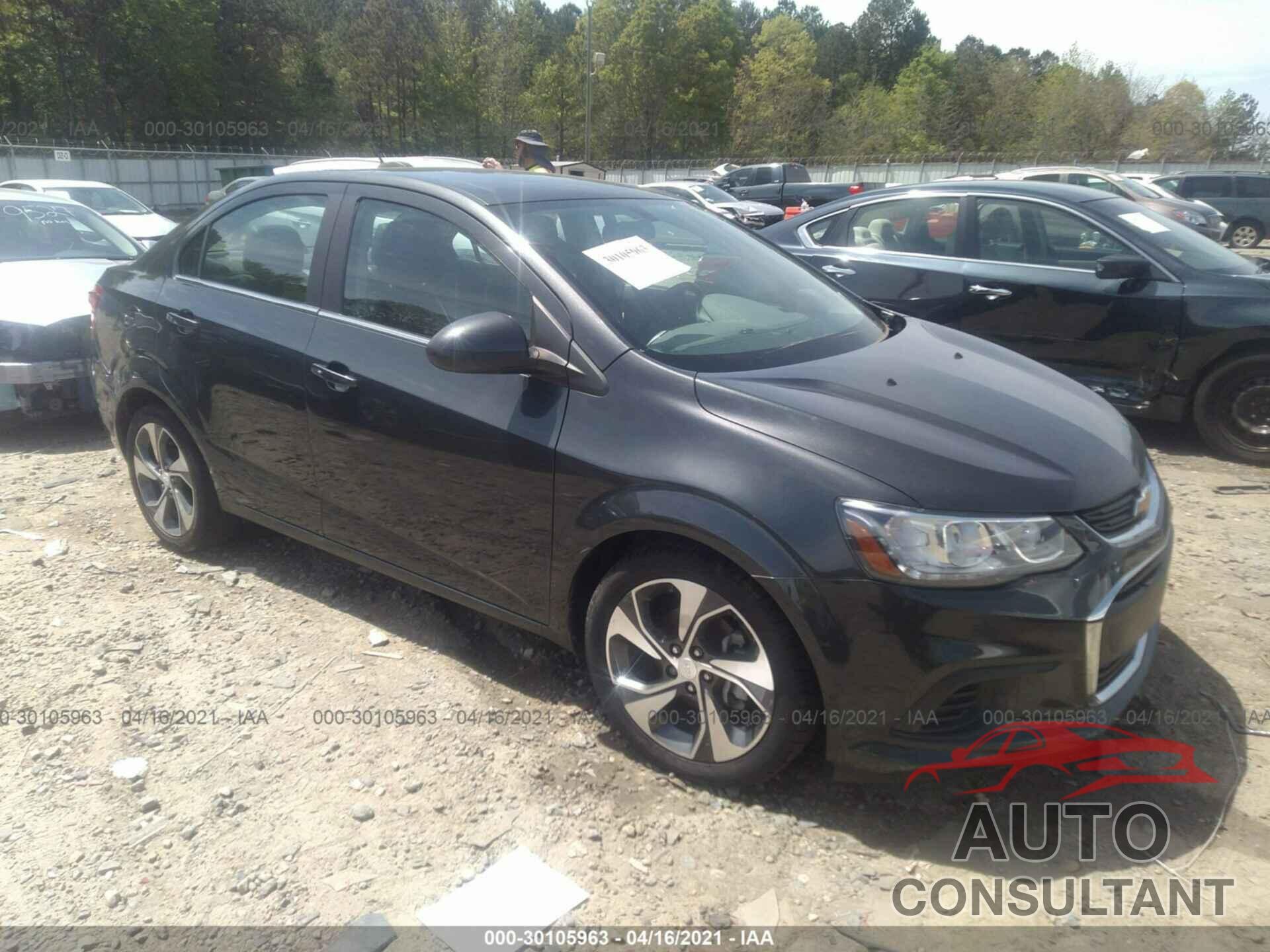 CHEVROLET SONIC 2017 - 1G1JF5SB2H4102377
