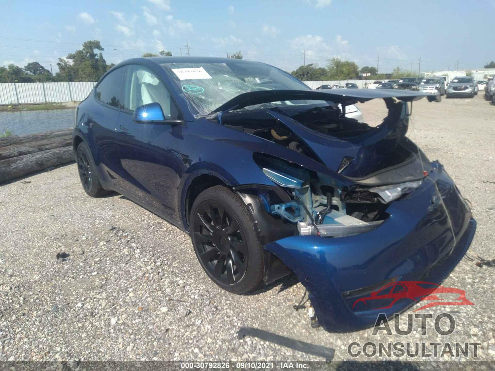 TESLA MODEL Y 2021 - 5YJYGDEE6MF161907