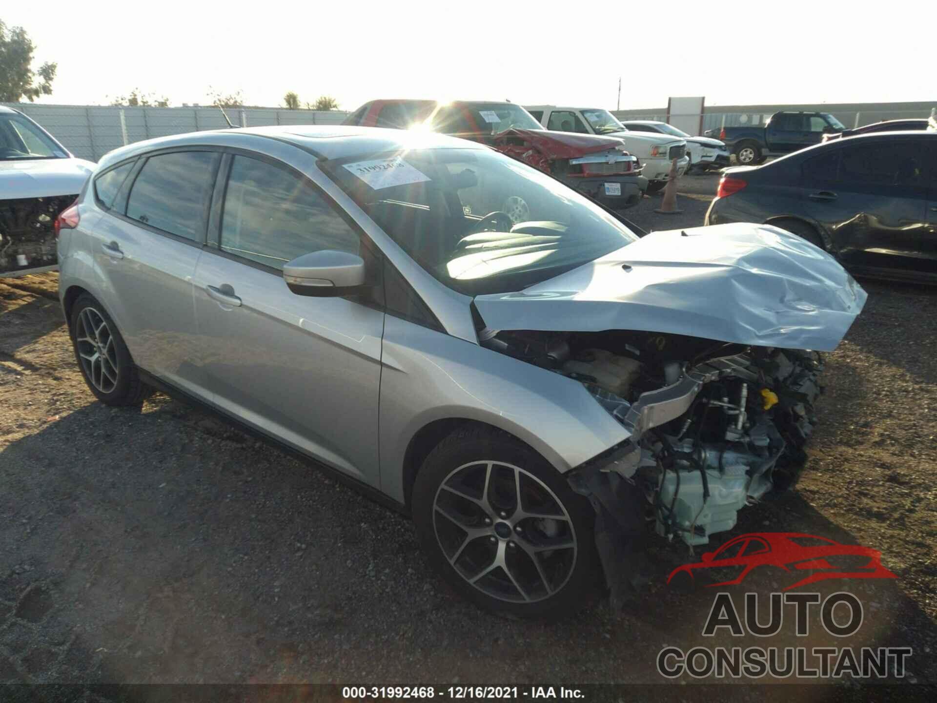 FORD FOCUS 2018 - 1FADP3M23JL217395