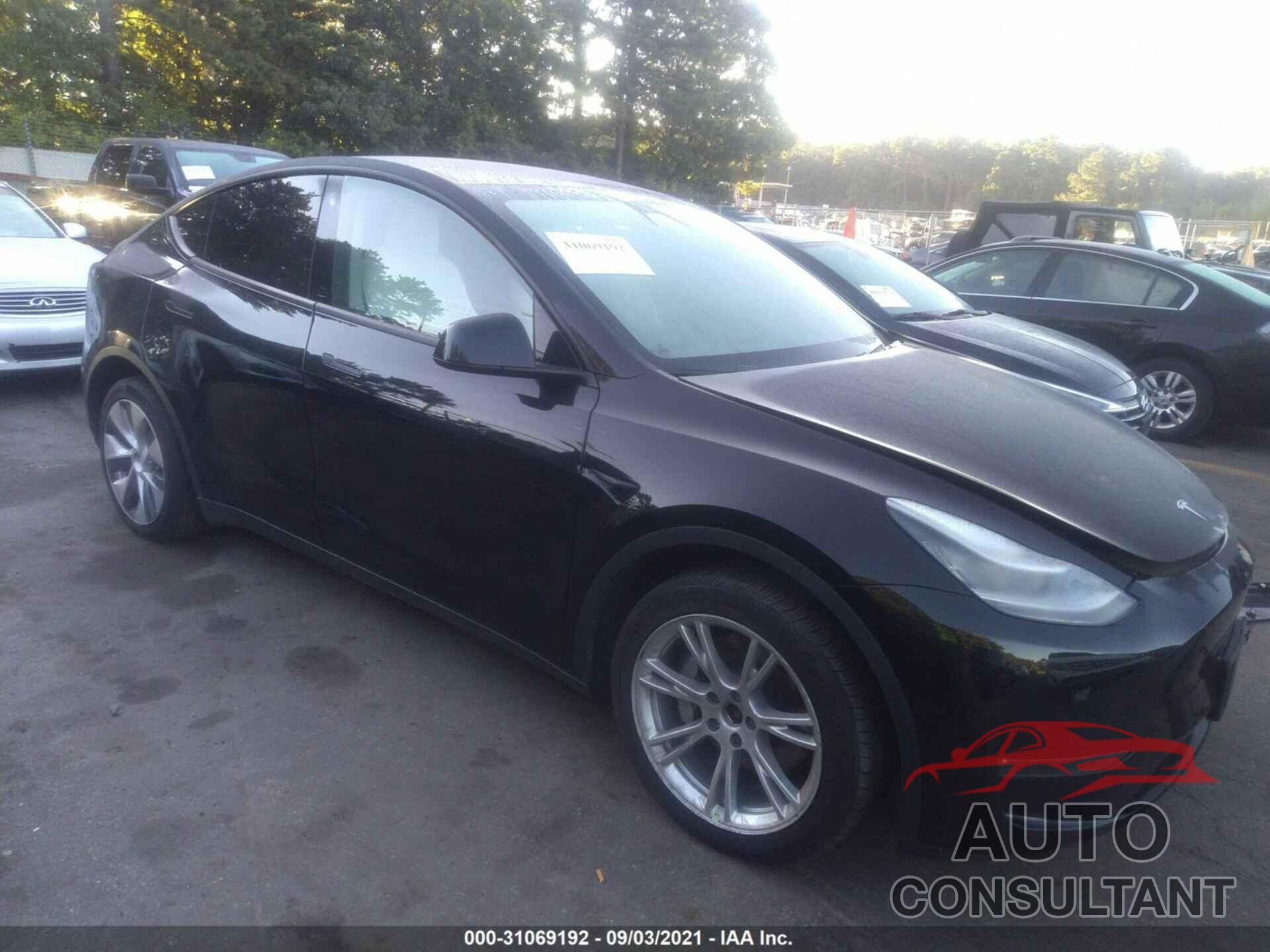 TESLA MODEL Y 2020 - 5YJYGDEE3LF049757