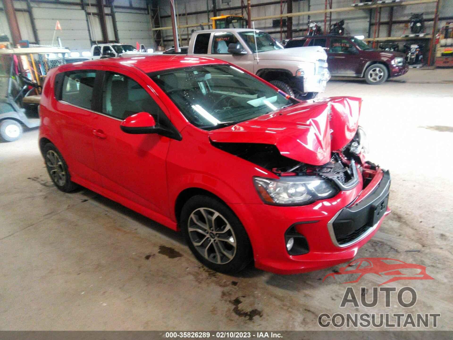 CHEVROLET SONIC 2018 - 1G1JD6SH1J4105017