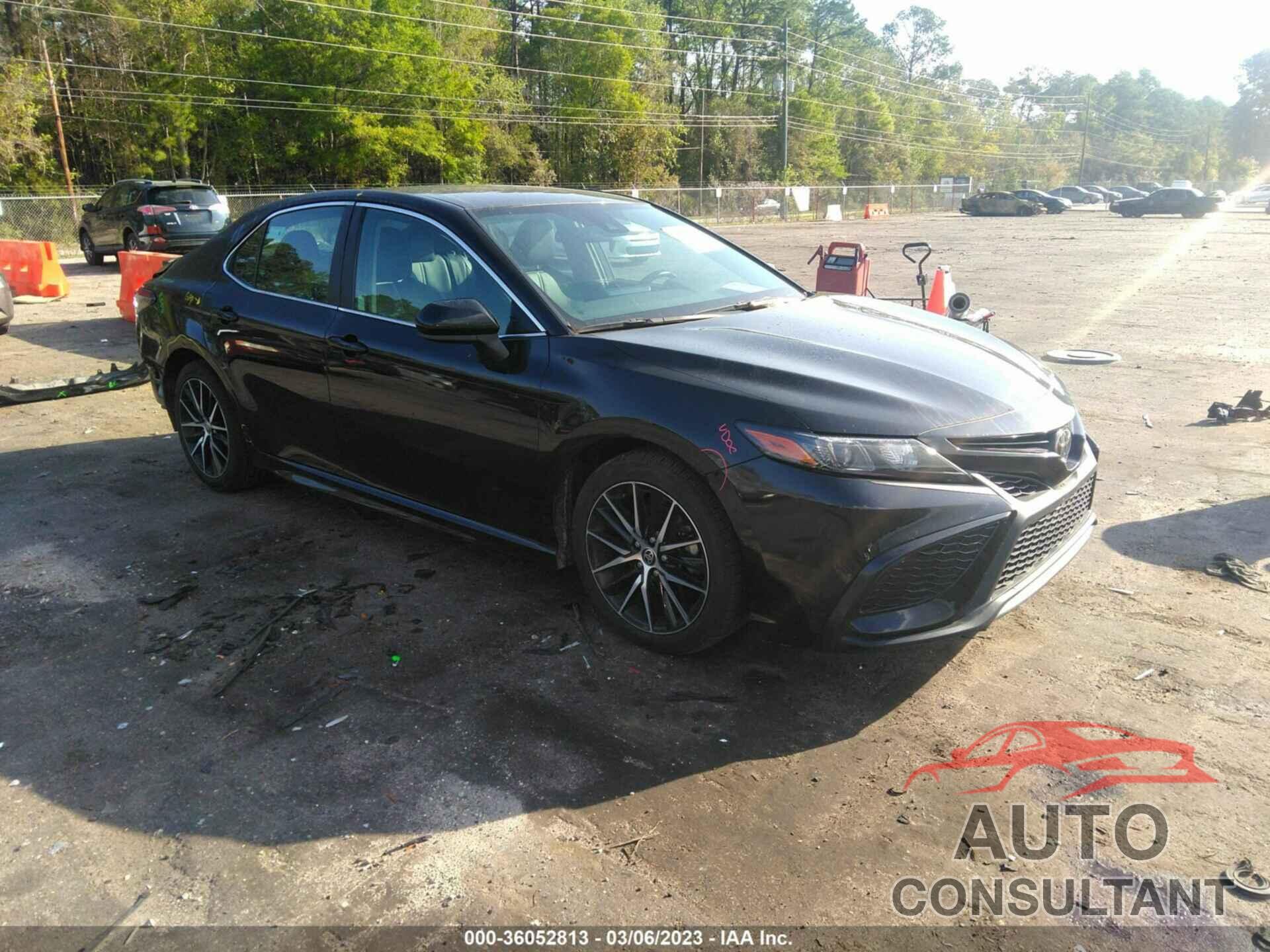 TOYOTA CAMRY 2021 - 4T1G11AK8MU534083