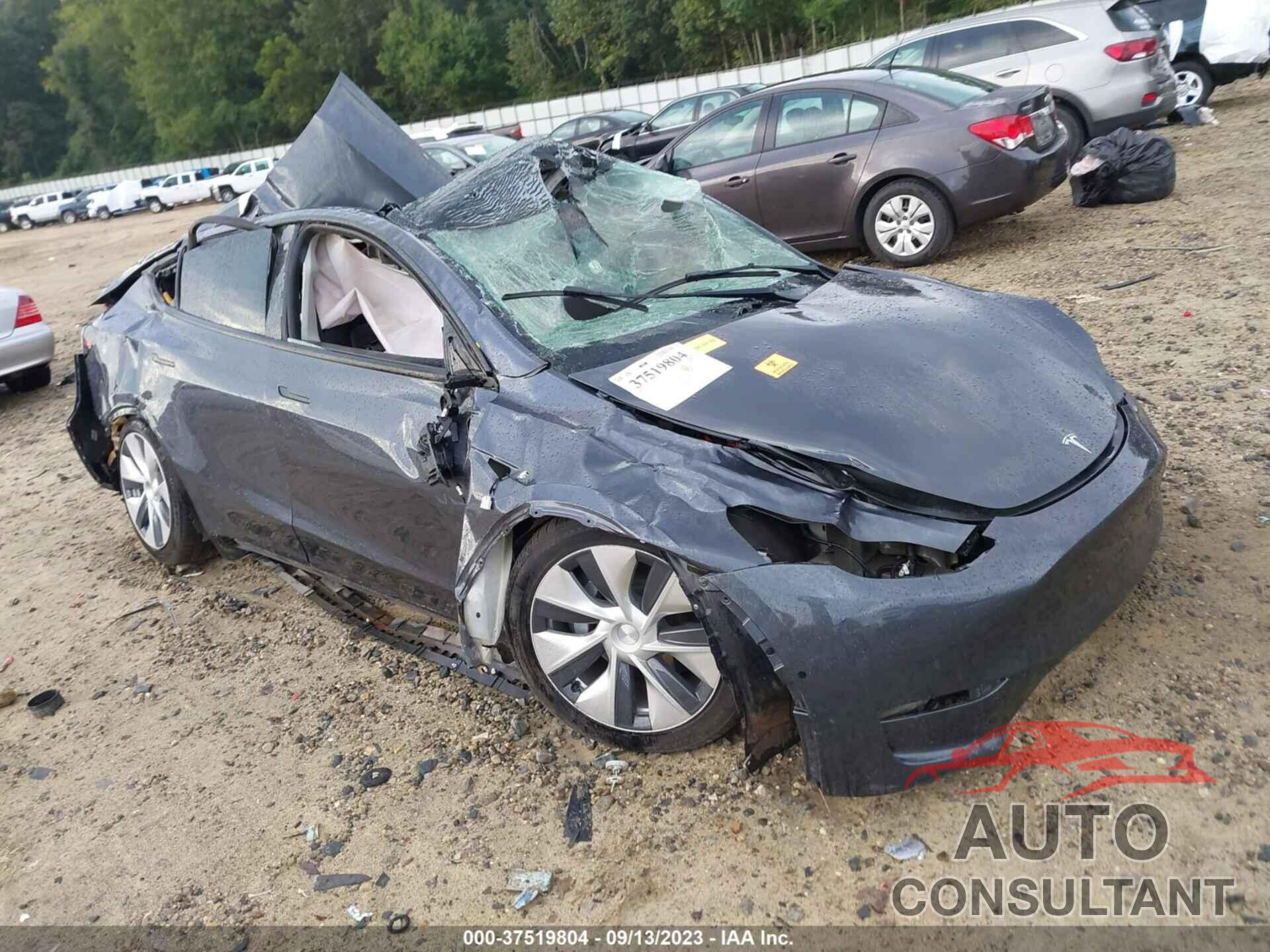 TESLA MODEL Y 2021 - 5YJYGDEE4MF142594