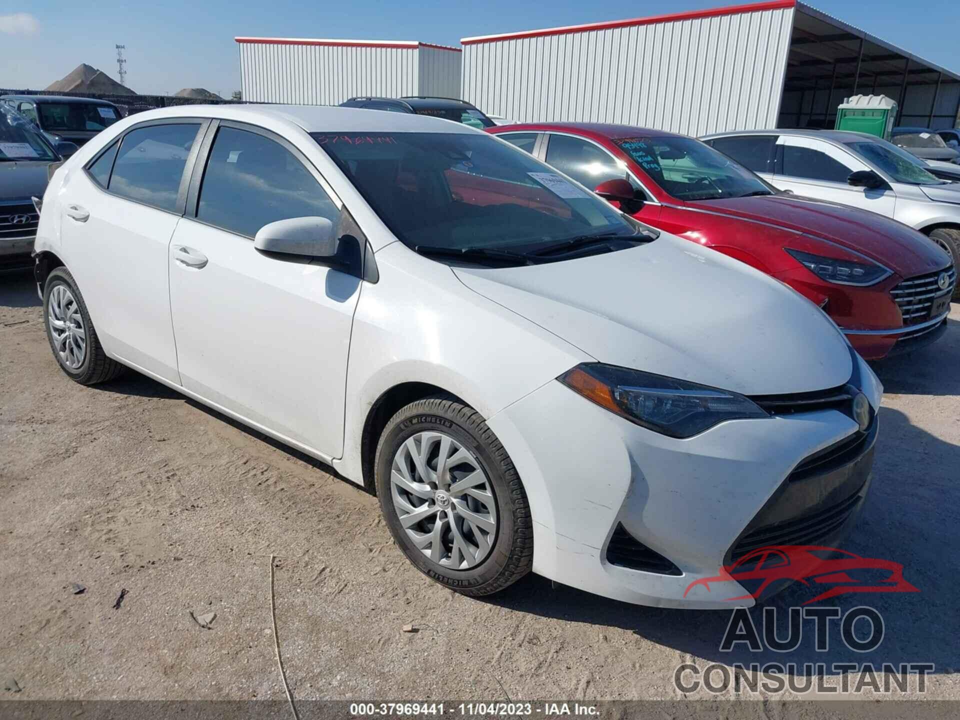 TOYOTA COROLLA 2018 - 5YFBURHE6JP831978