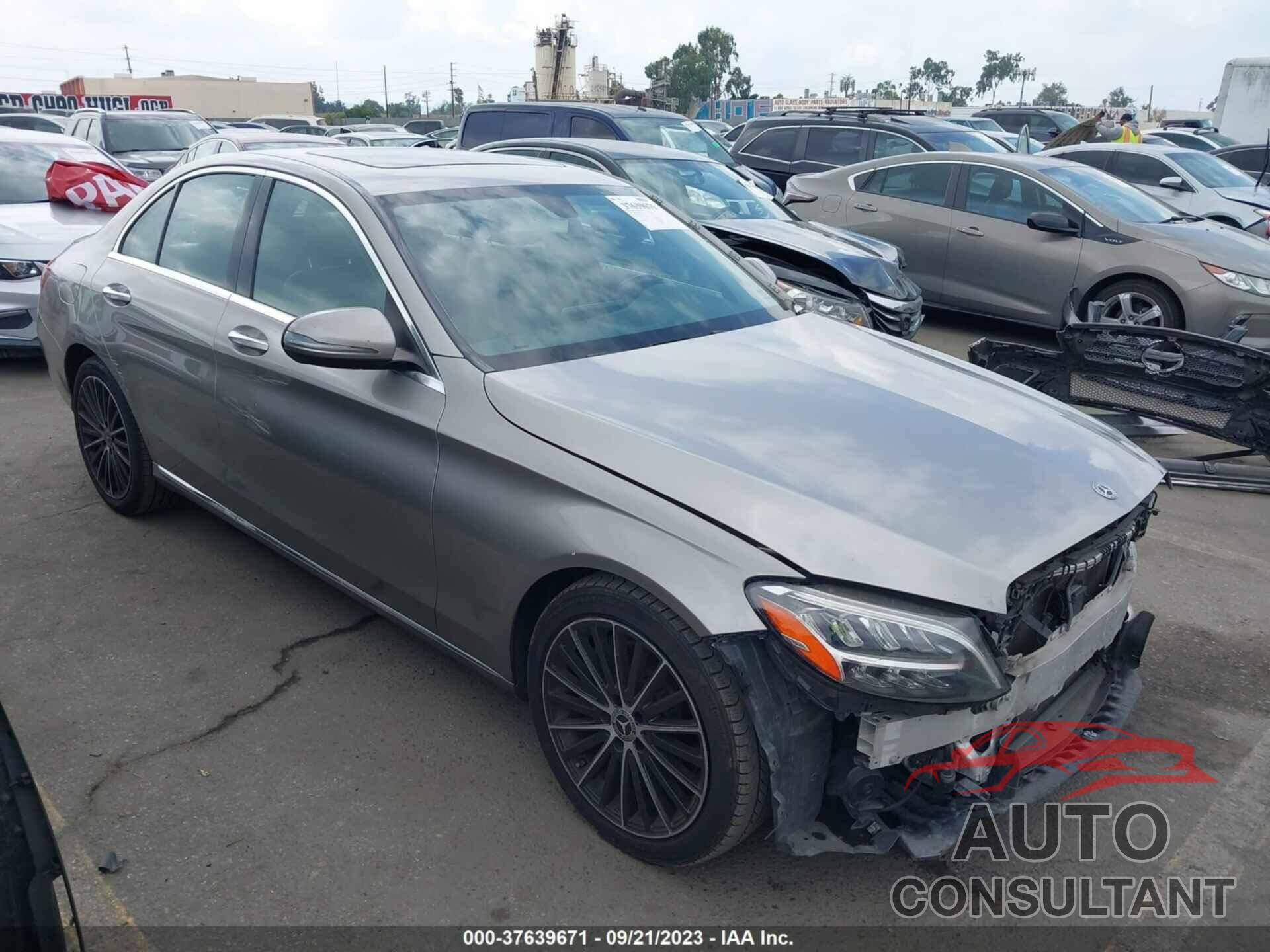 MERCEDES-BENZ C 300 2019 - 55SWF8DB6KU299645