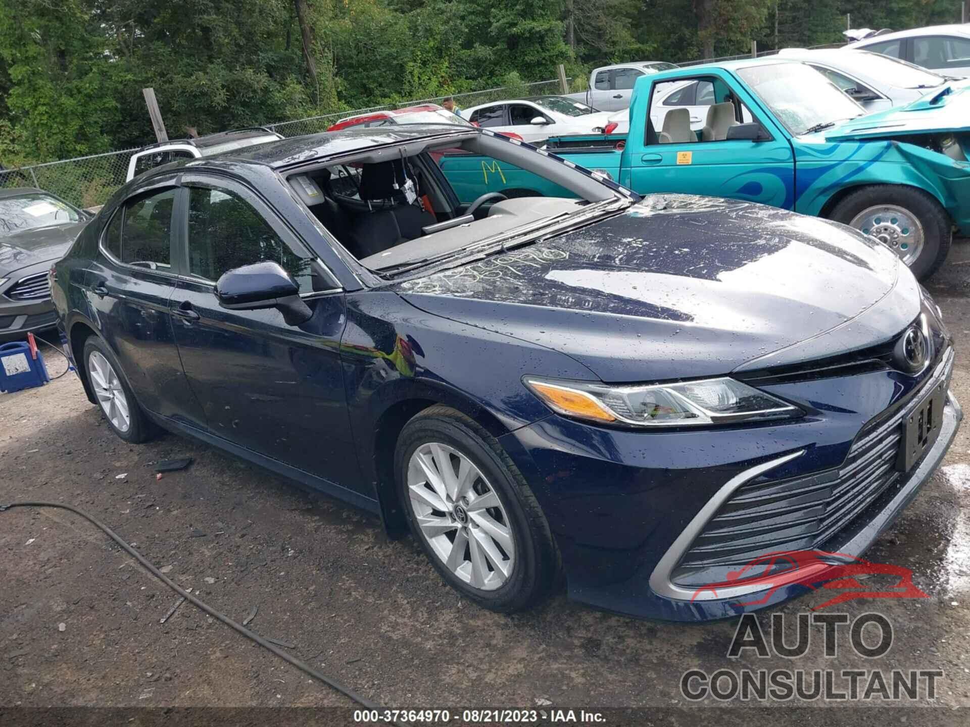 TOYOTA CAMRY 2022 - 4T1C11AK7NU690132