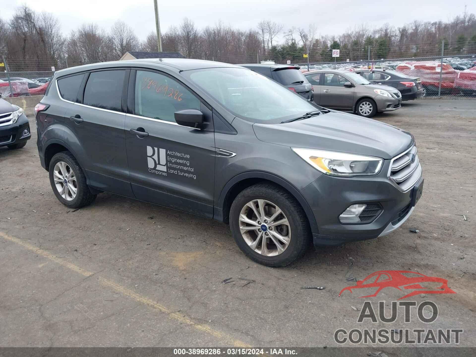 FORD ESCAPE 2017 - 1FMCU9GD9HUB55435