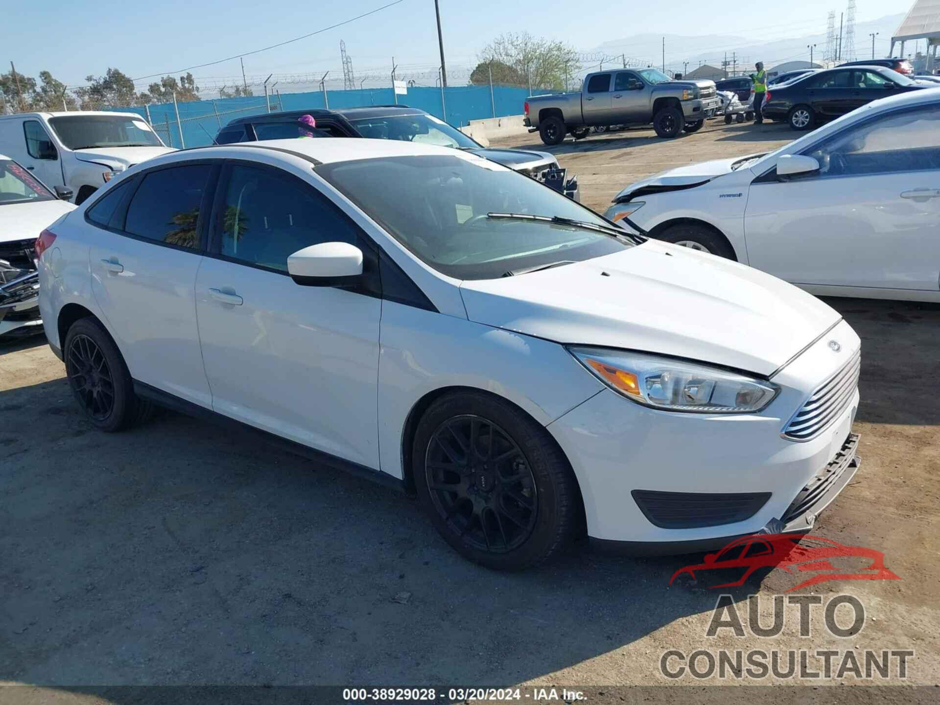 FORD FOCUS 2018 - 1FADP3FE2JL312800