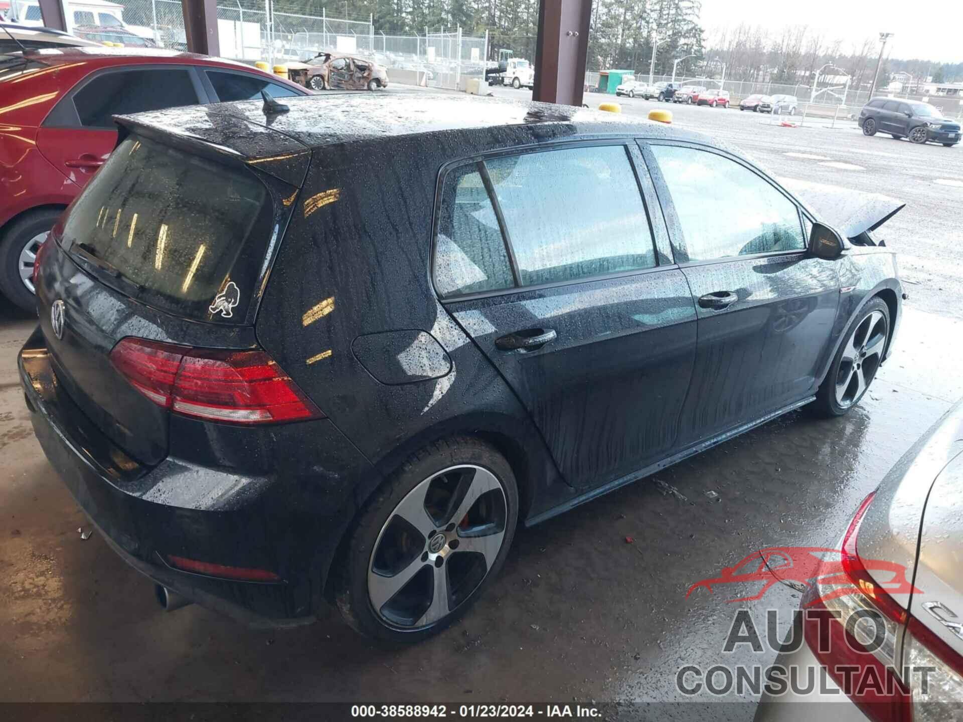 VOLKSWAGEN GOLF GTI 2018 - 3VW547AU5JM252536