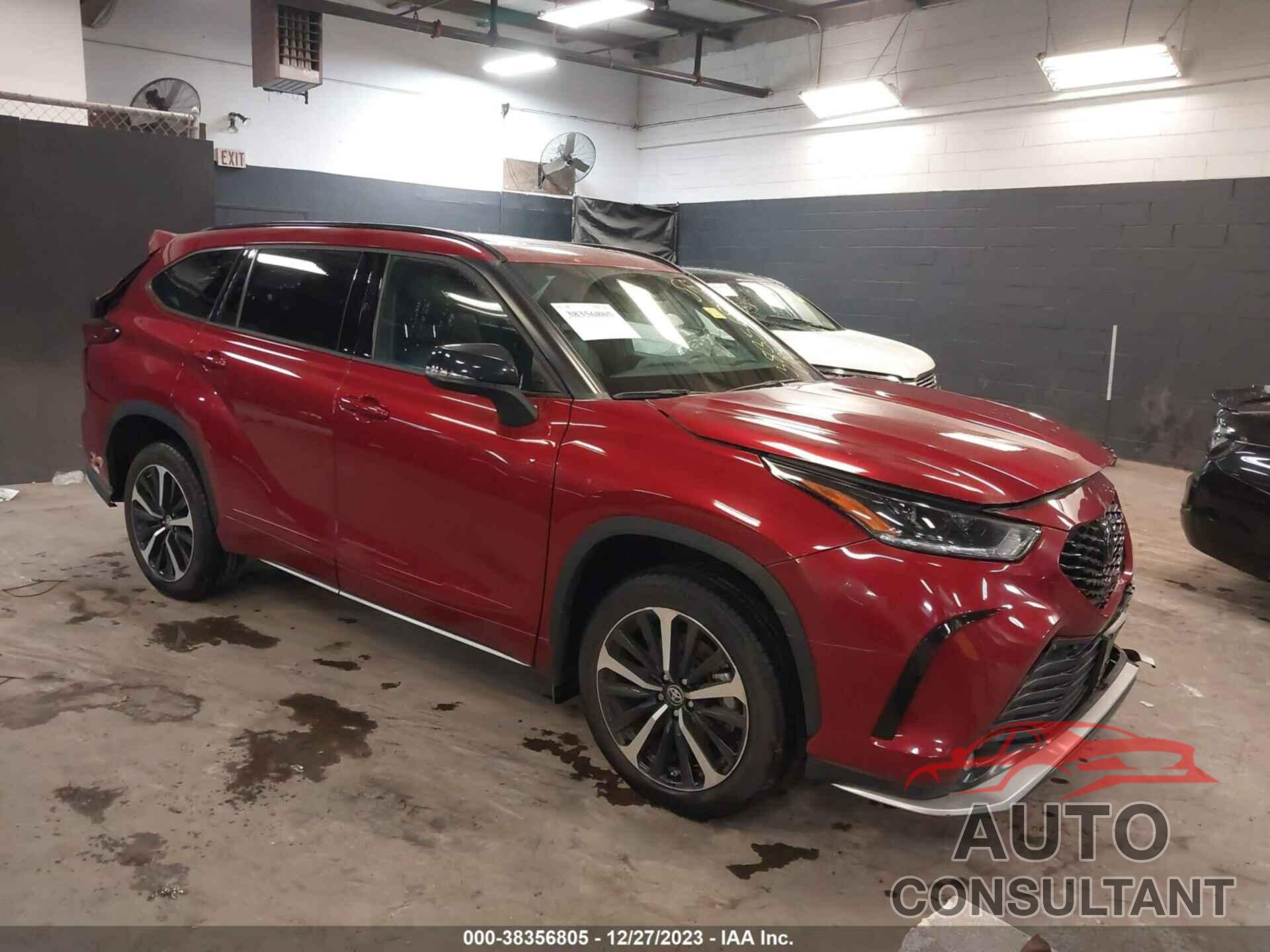 TOYOTA HIGHLANDER 2022 - 5TDLZRBHXNS242583