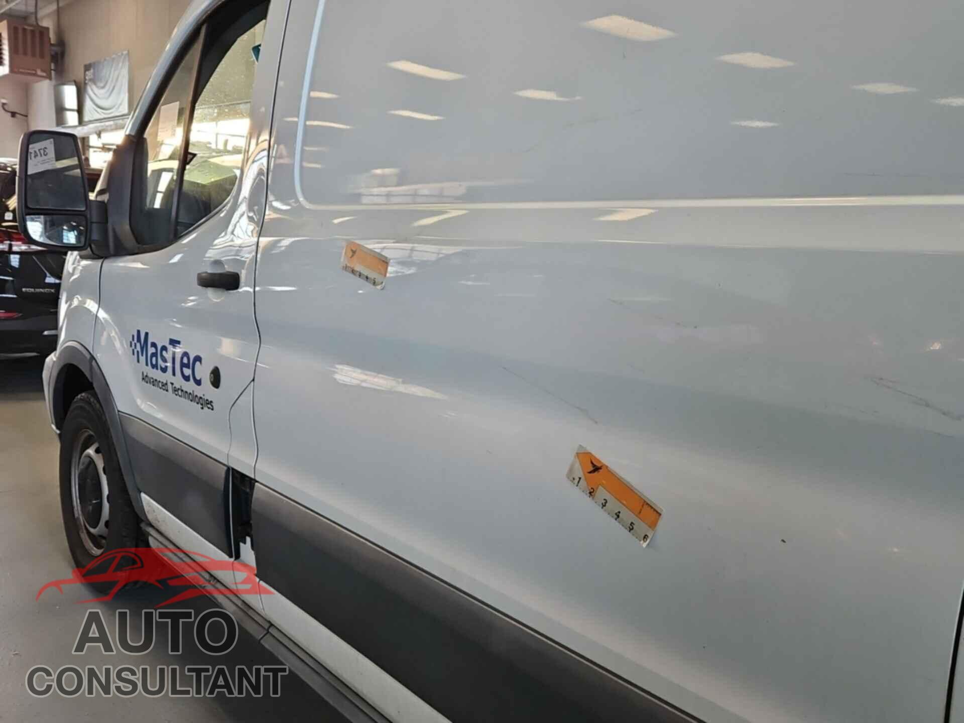FORD TRANSIT-150 2017 - 1FTYE1YM2HKA68382