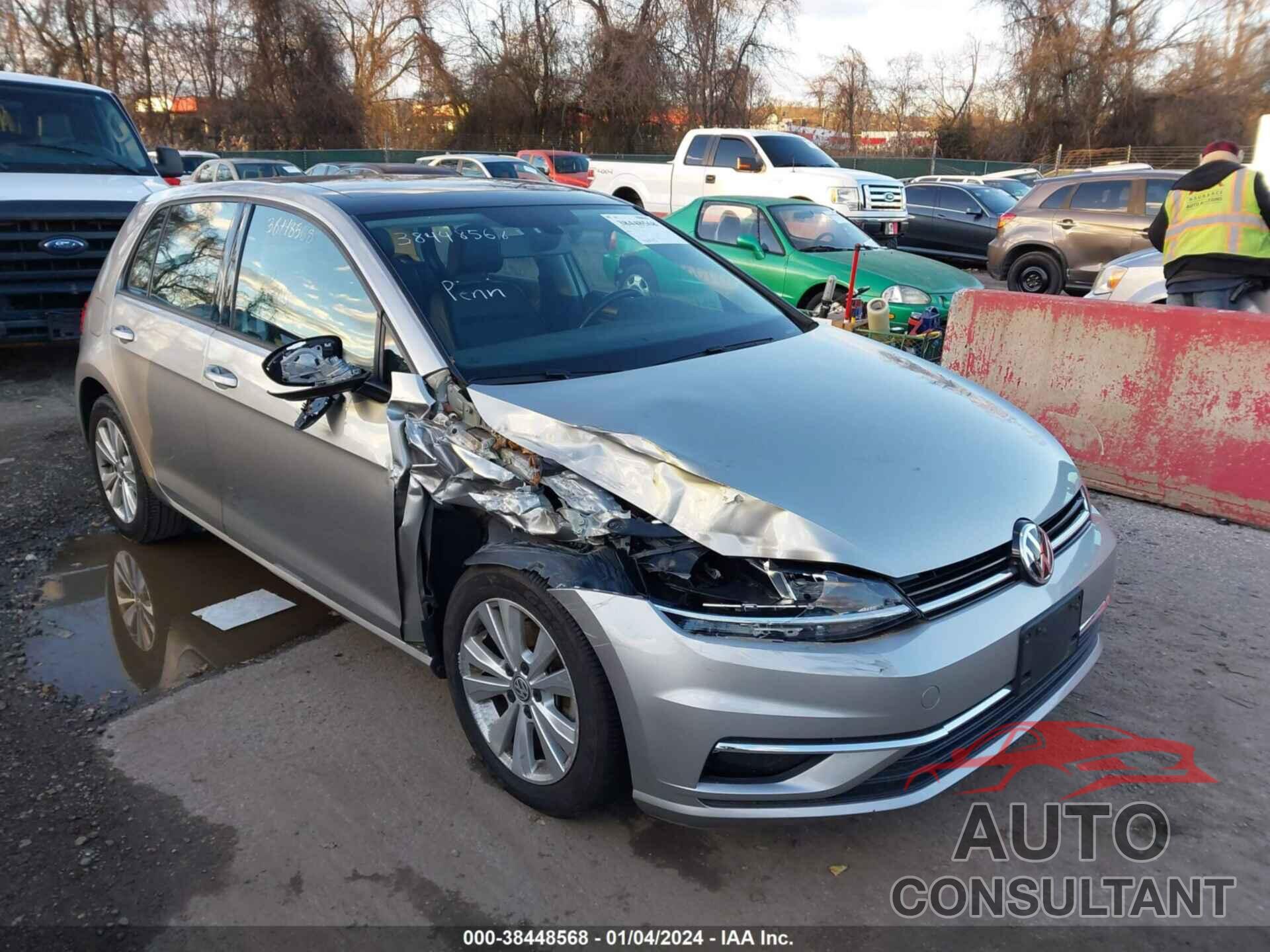 VOLKSWAGEN GOLF 2018 - 3VWG17AU4JM281267