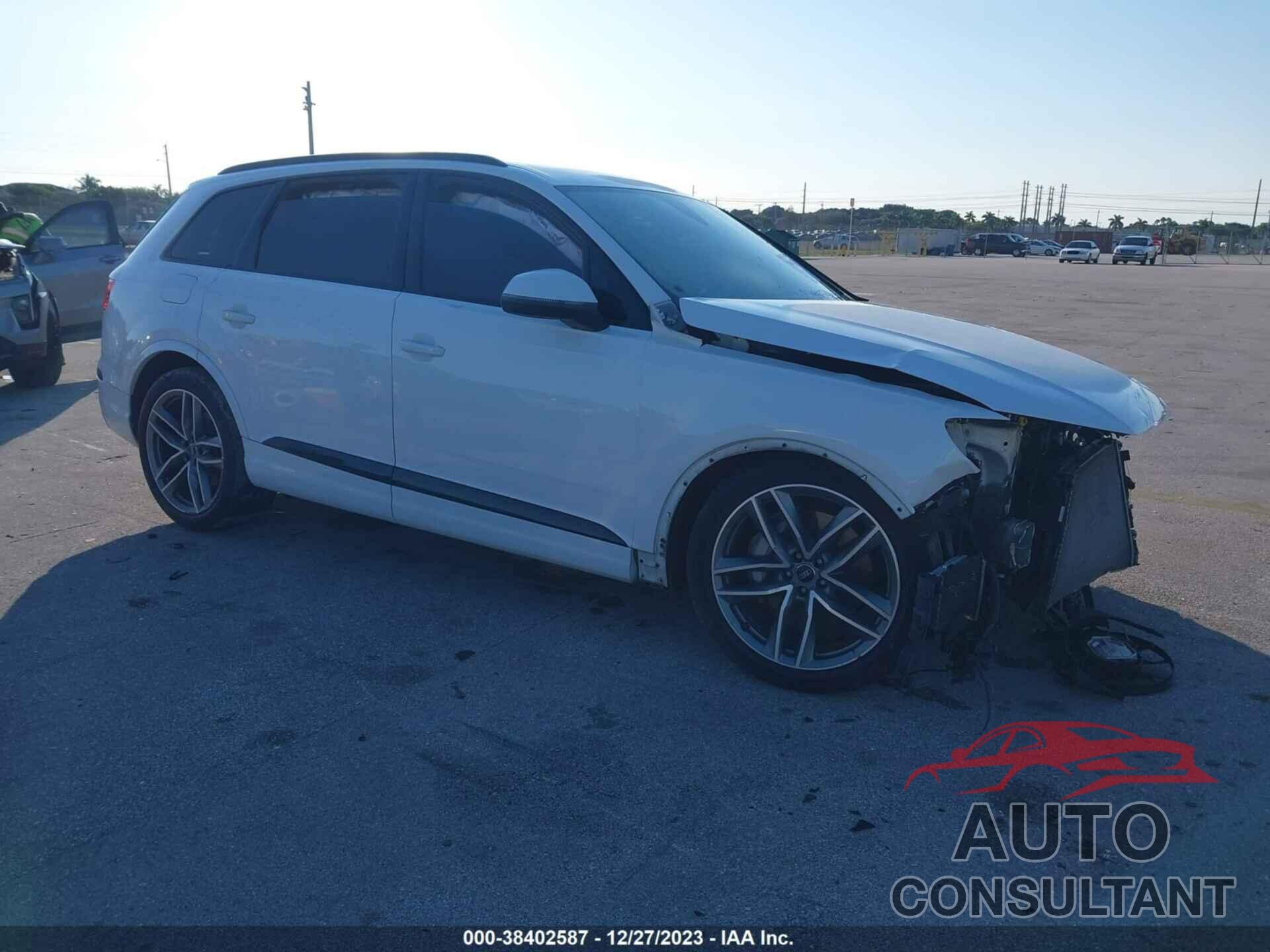 AUDI Q7 2018 - WA1VAAF74JD011746