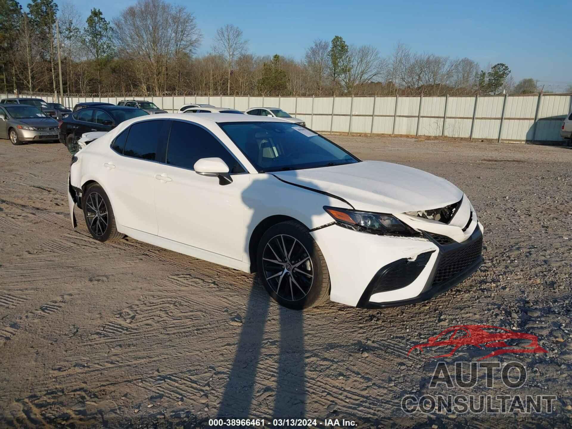 TOYOTA CAMRY 2022 - 4T1G11AK0NU629352