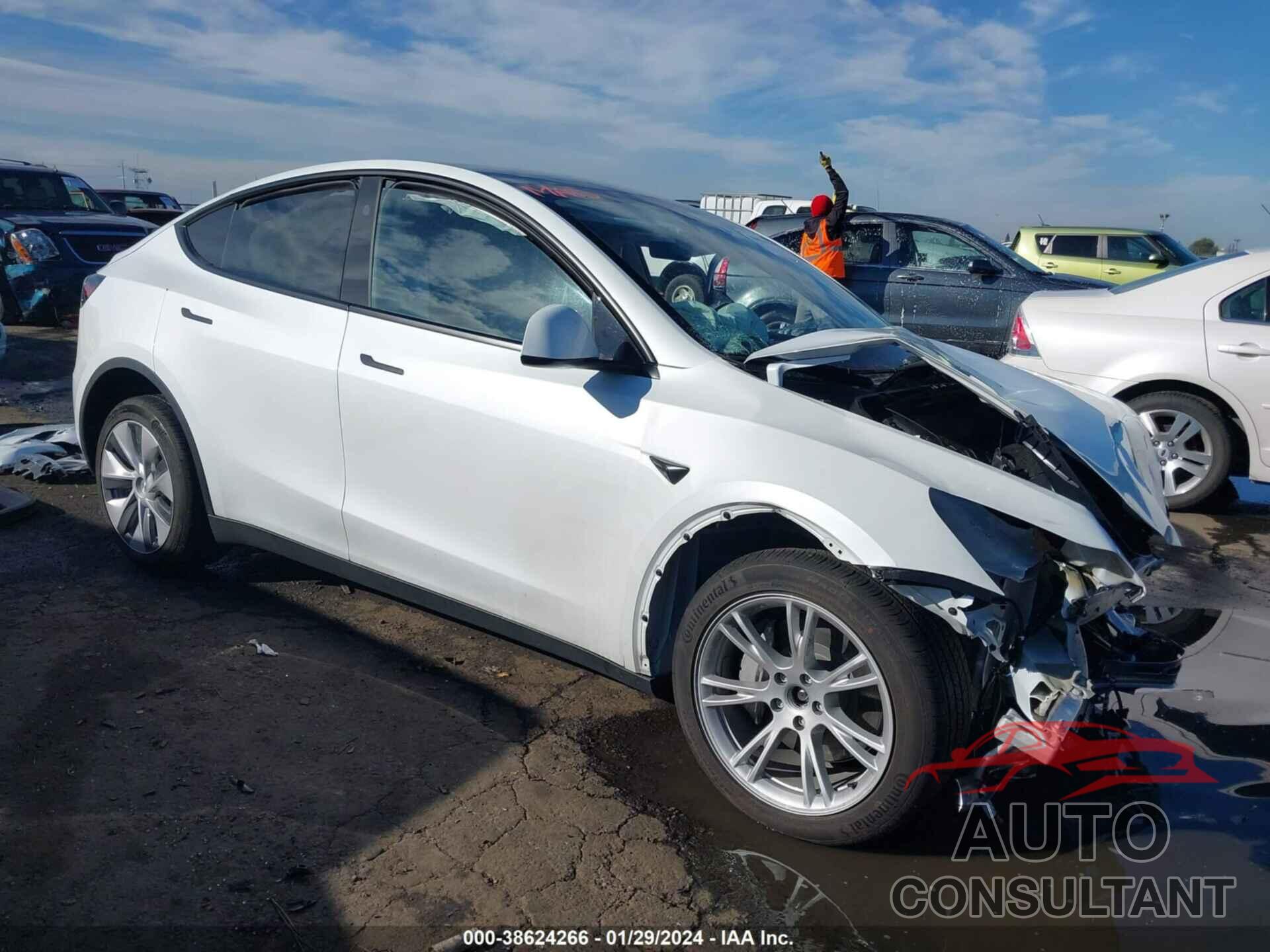 TESLA MODEL Y 2023 - 7SAYGDEE8PF956660