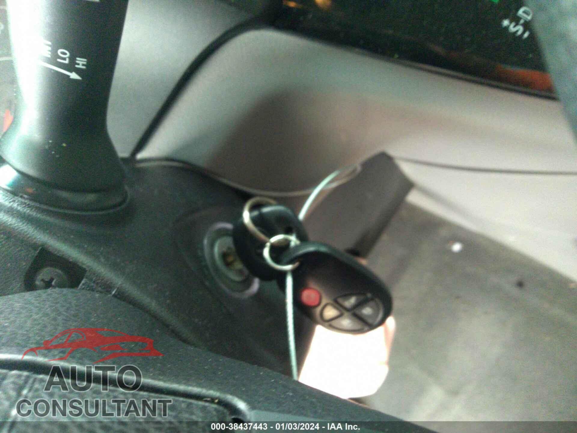 TOYOTA SIENNA 2017 - 5TDKZ3DC2HS852041